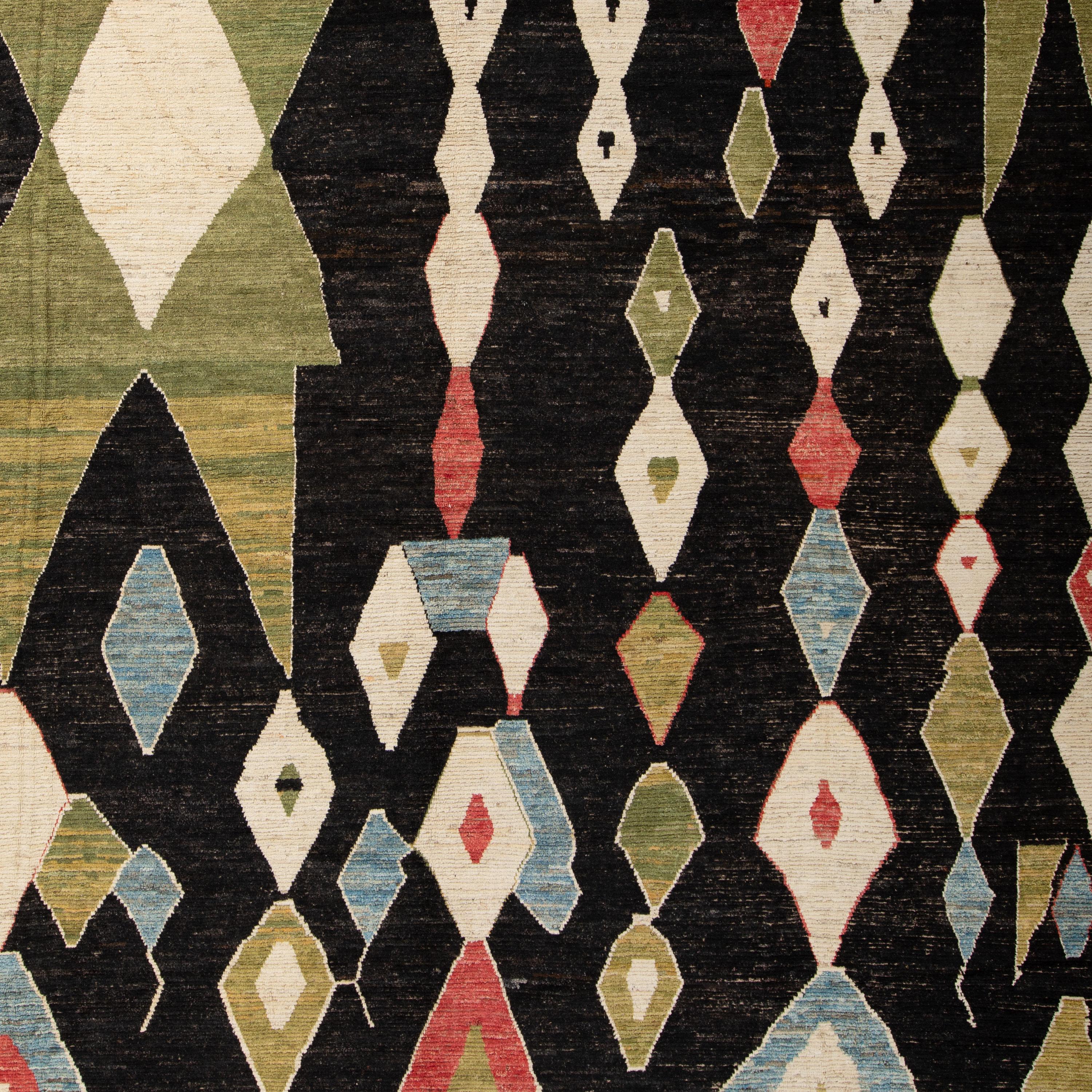 Inspirée par les fondements des couleurs naturelles et des matériaux purs de la Terre, la Collection Sameen présente un large éventail de motifs modernes du milieu du siècle dans des tons neutres et doux. Noués à la main en Asie centrale, les tapis