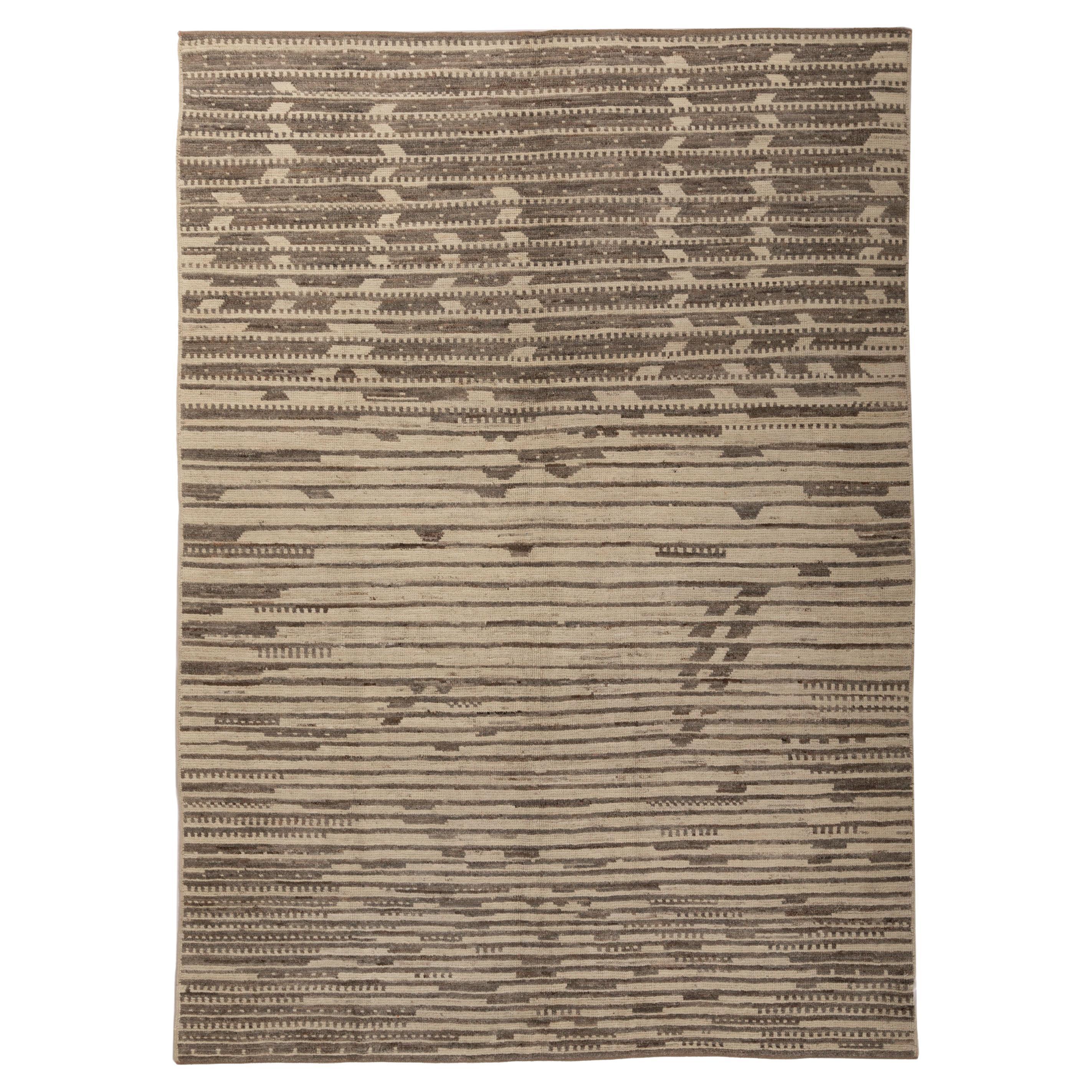 abc carpet Zameen Taupe and Cream Modern Wool Rug - 6'4" x 9'1" For Sale