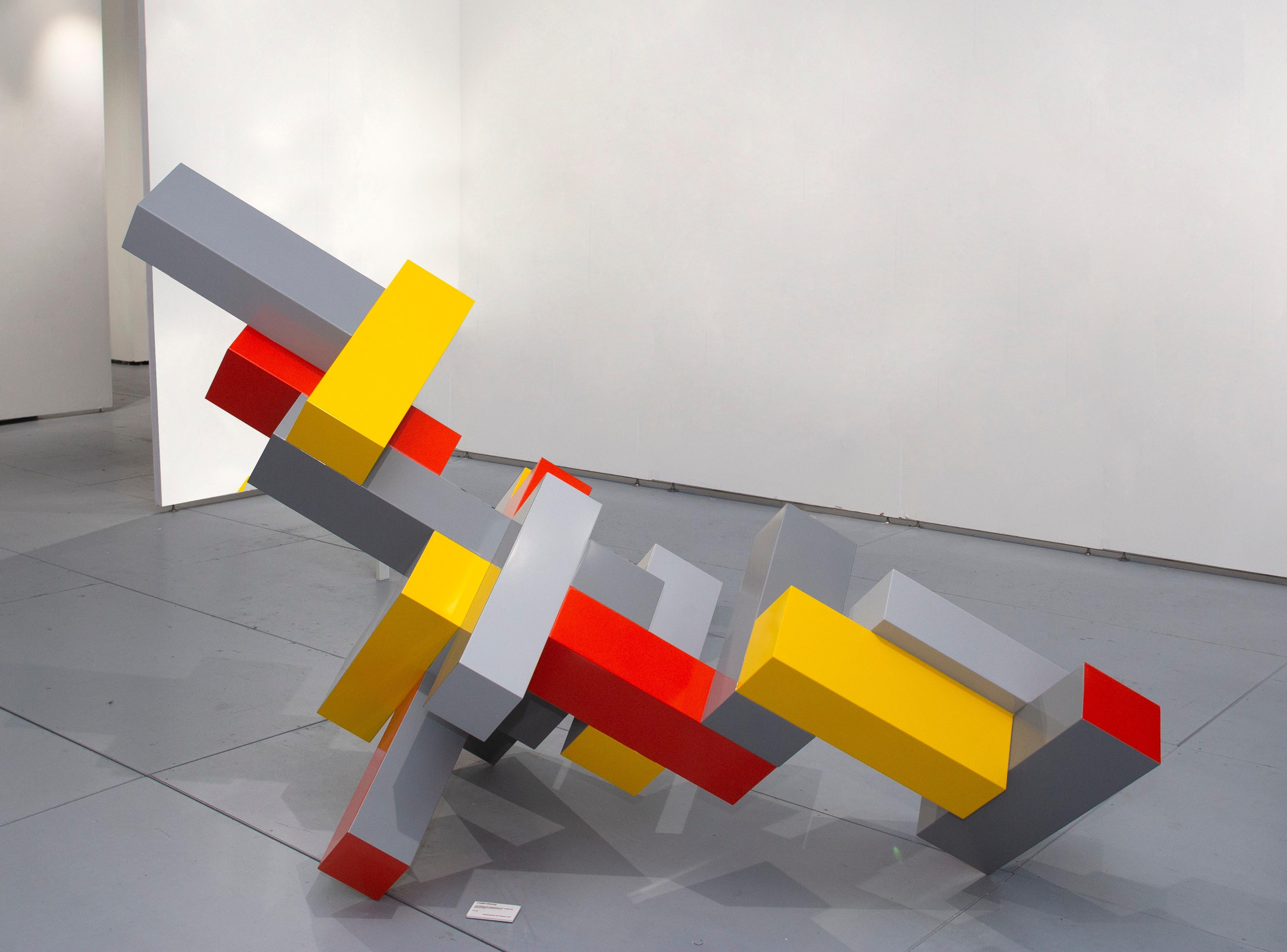 Abstract Sculpture Zammy Migdal - Symphonie rectangulaire - Sculpture d'extérieur géométrique abstraite jaune, orange et gris
