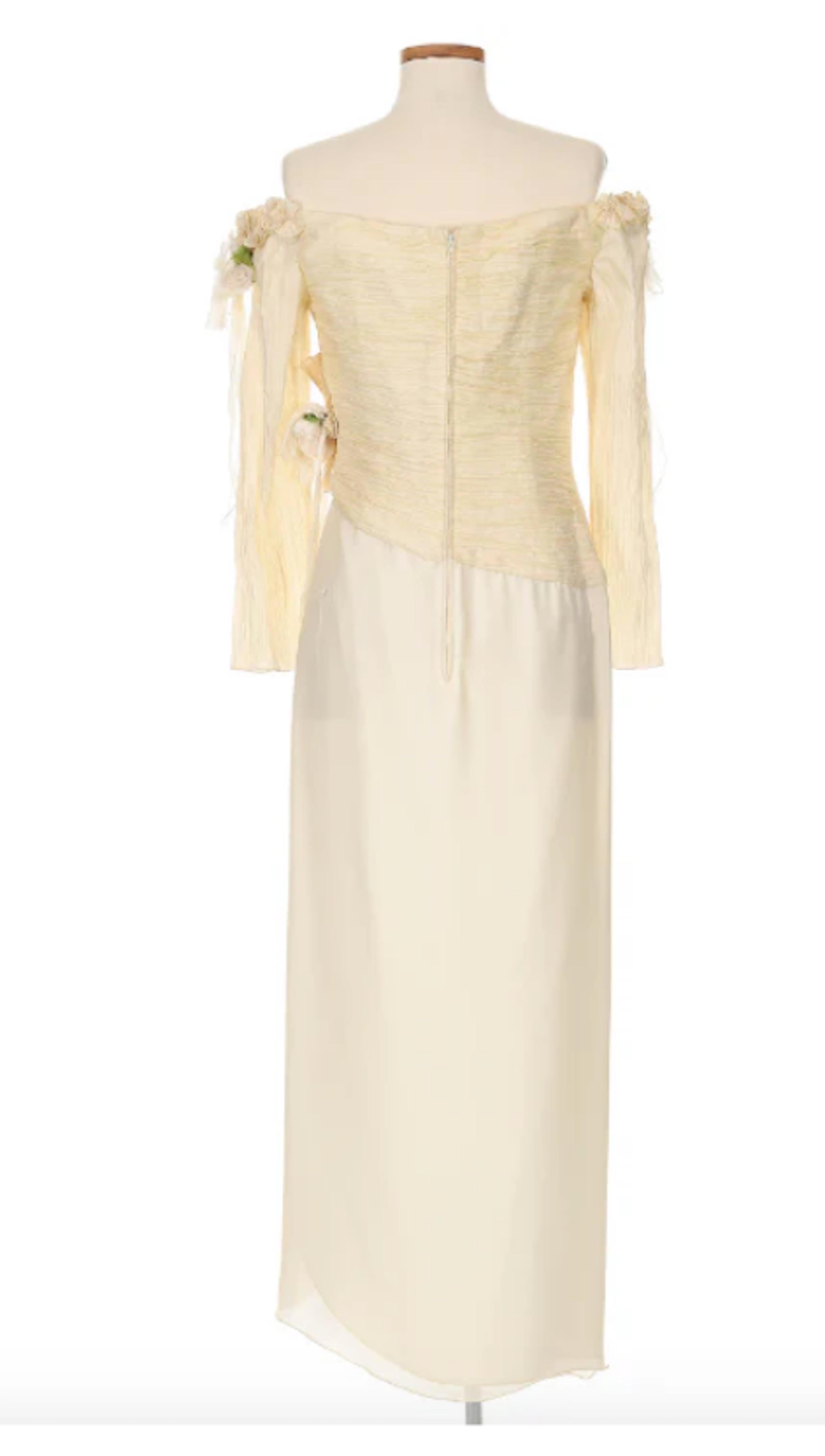 VINTAGE GRACE NY

Vestido sin hombros blanco de los años 80 de Zandra Rhodes. De la icónica Zandra Rhodes, este vestido es la perfección. En un color blanco cremoso y un tejido delicado, este vestido es exquisitamente femenino y sofisticado.