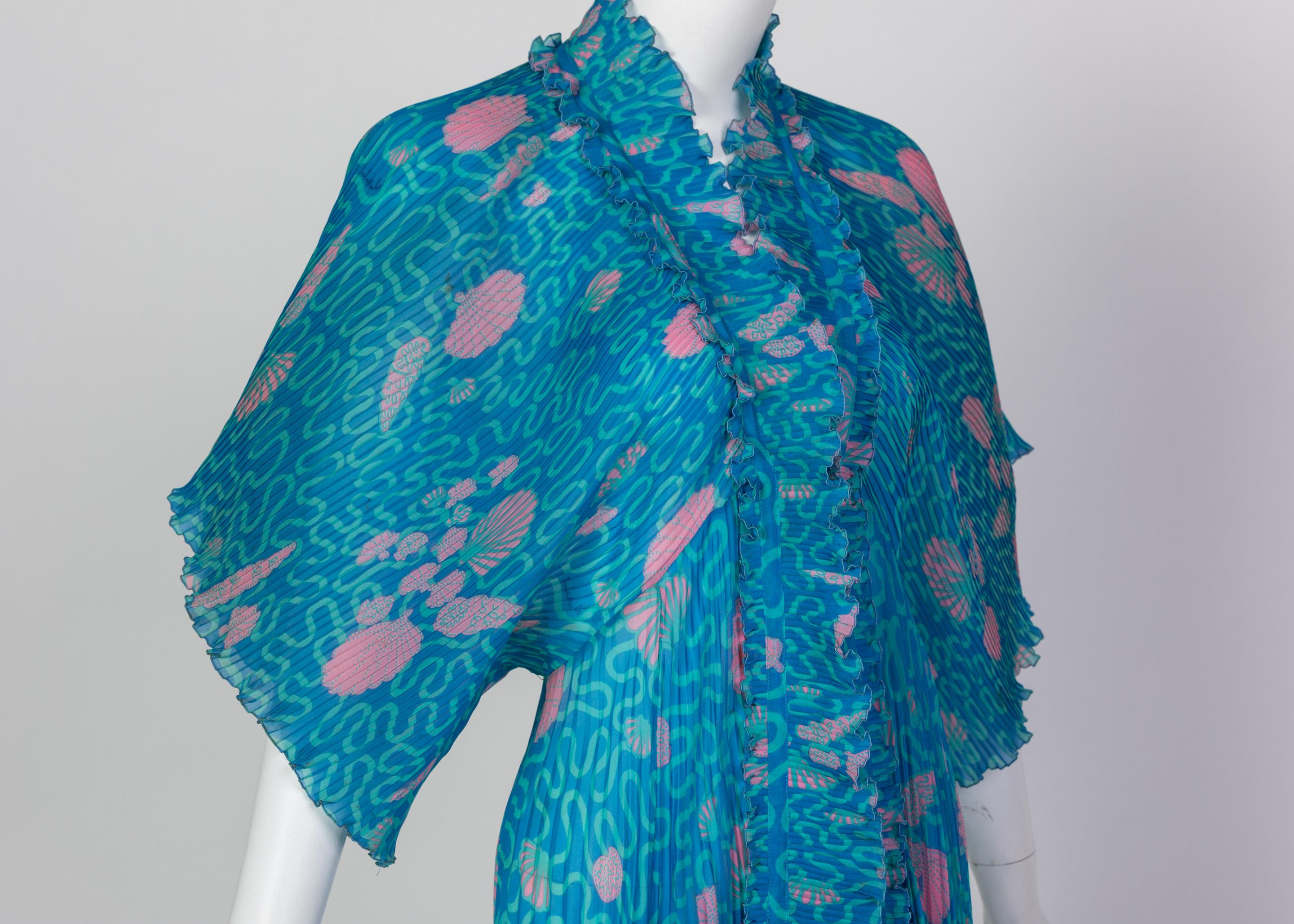 Zandra Rhodes Blue Pink Pleated Shell Print Caftan Dress 1970S In Good Condition In Boca Raton, FL