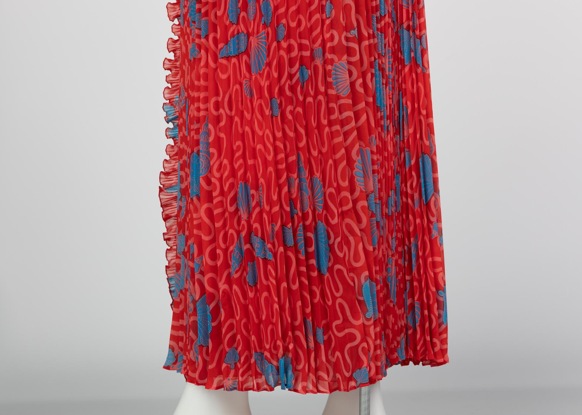 Zandra Rhodes Red Pleated Shell print Caftan and Sleeveless Dress Set, 1970s 7