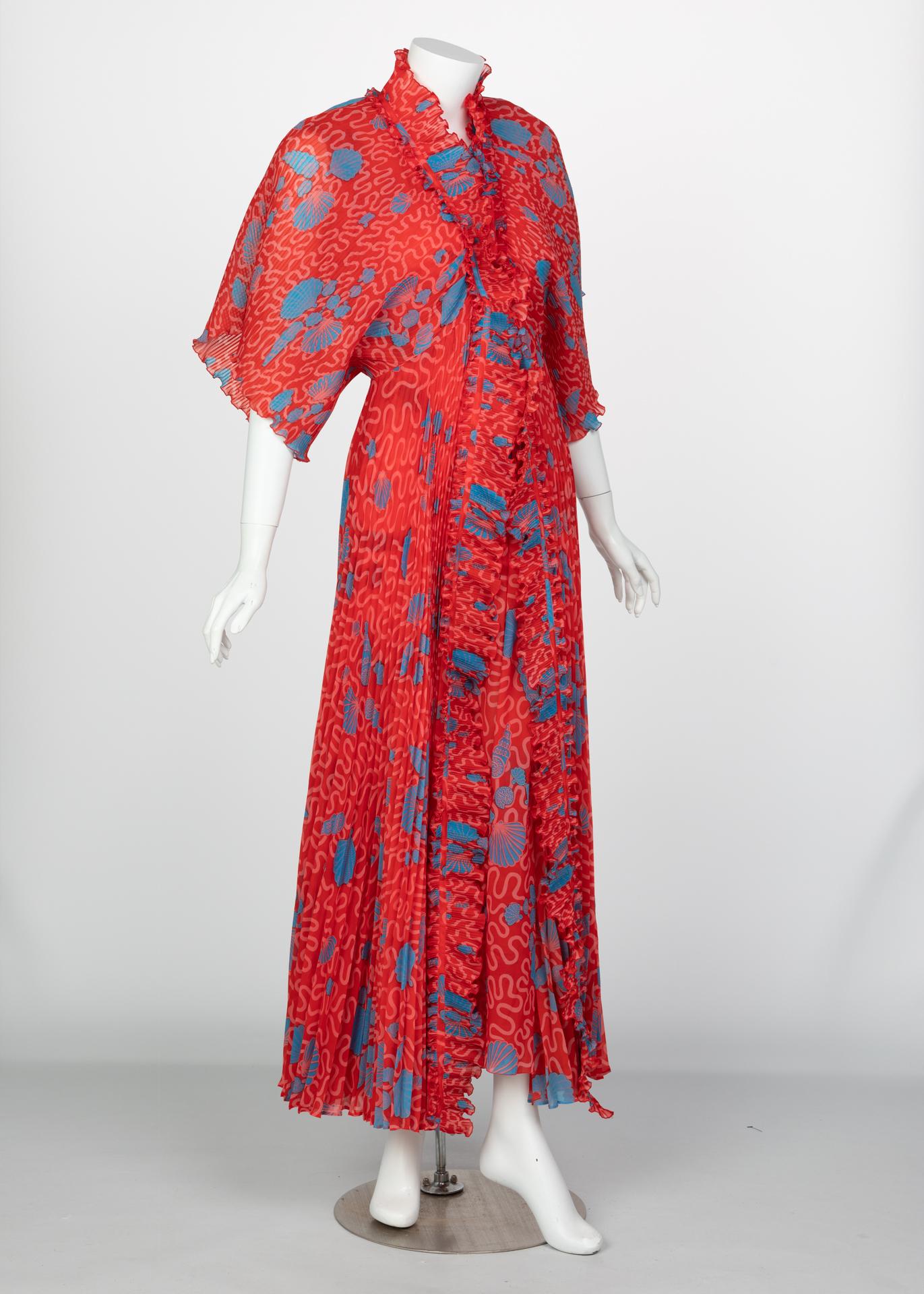 Zandra Rhodes Red Pleated Shell print Caftan and Sleeveless Dress Set, 1970s In Excellent Condition In Boca Raton, FL