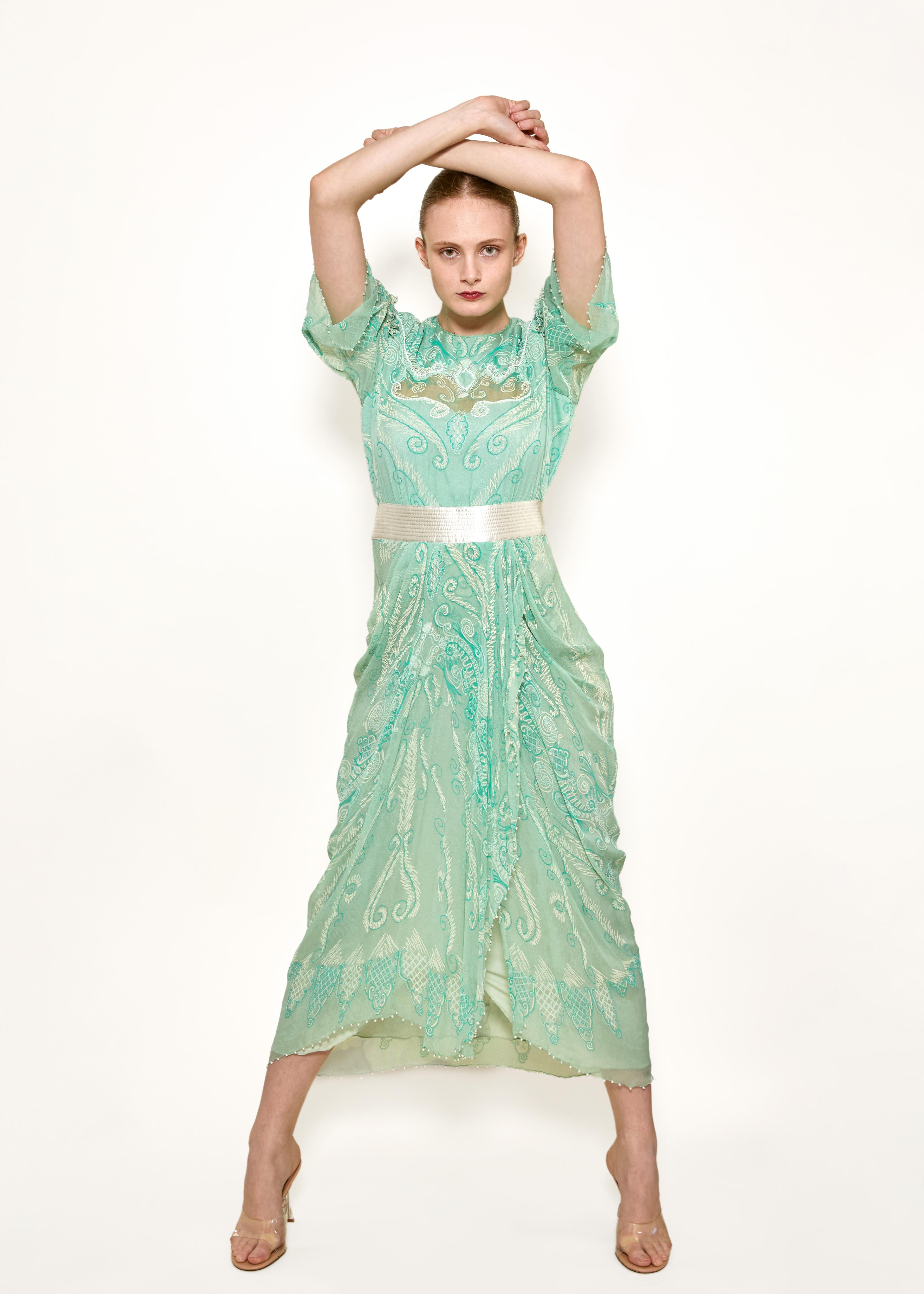 Zandra Rhodes S/S 1989 Mint Green Pearl Trimmed Satin Belt Dress In Excellent Condition For Sale In Los Angeles, CA