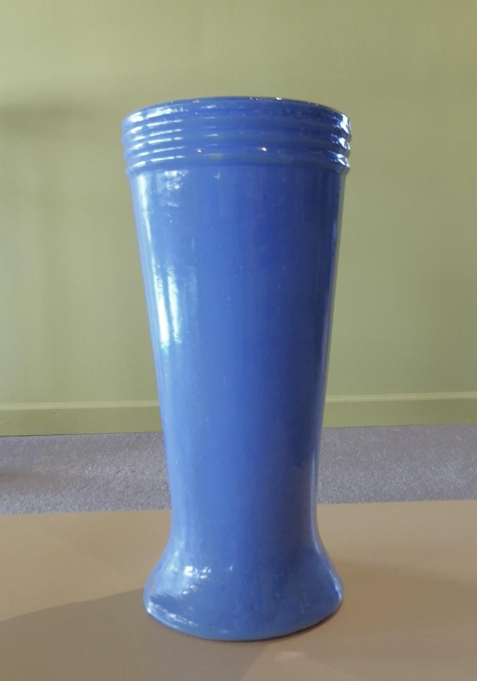 Zanesville-Keramik, Ohio  Blaue Keramik Arts & Craft Blaue Vase 1940er Jahre (Arts and Crafts) im Angebot