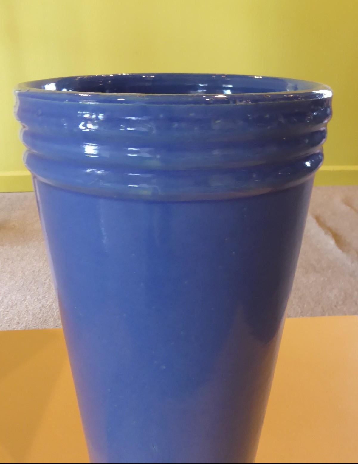 Zanesville Pottery, Ohio  Blue Ceramic Arts & Crafts Blue Vase 1940s In Good Condition For Sale In Miami, FL