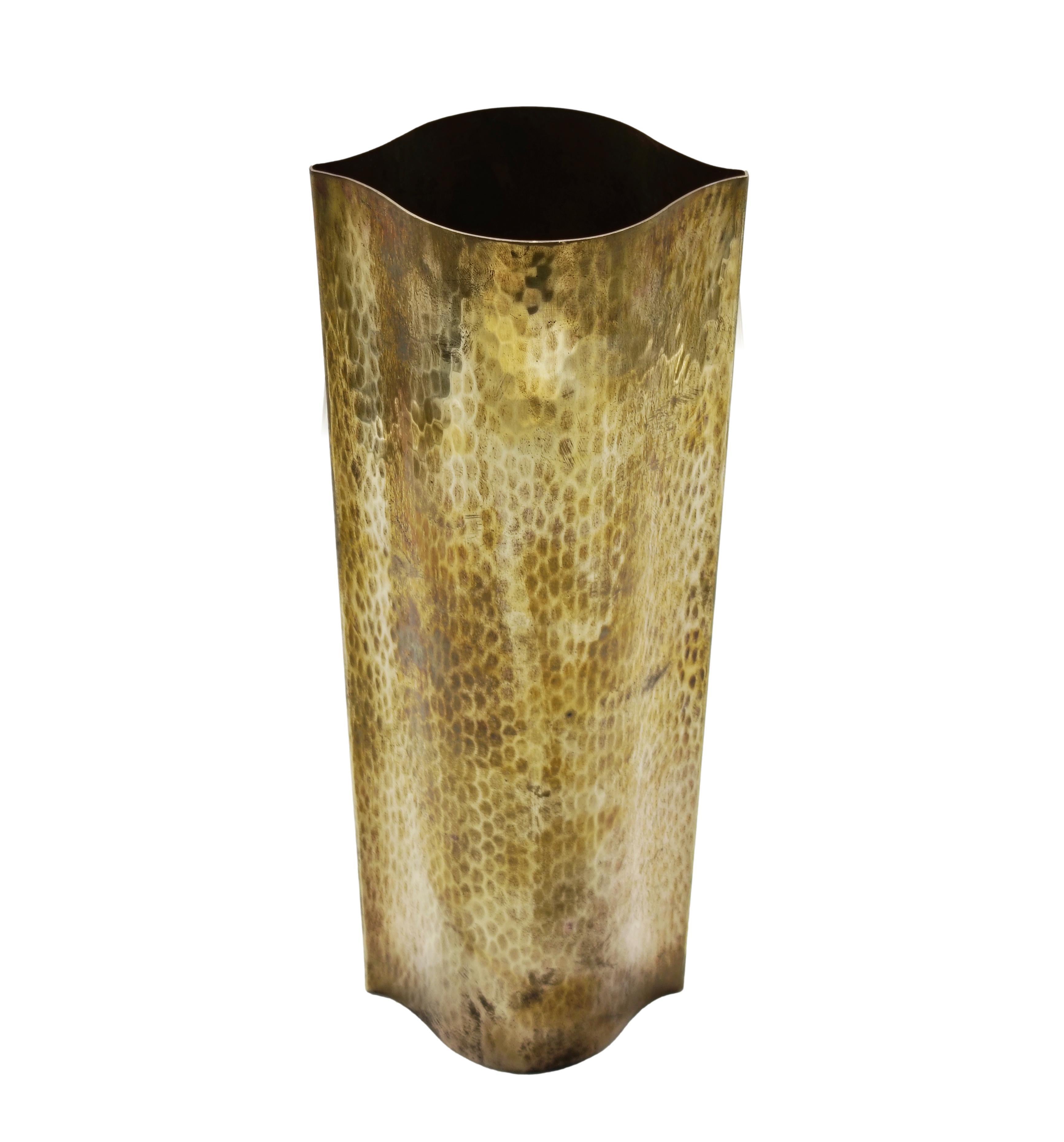 Vase Zanetto en laiton Martellato, Italie, années 1970 Bon état - En vente à Naples, IT