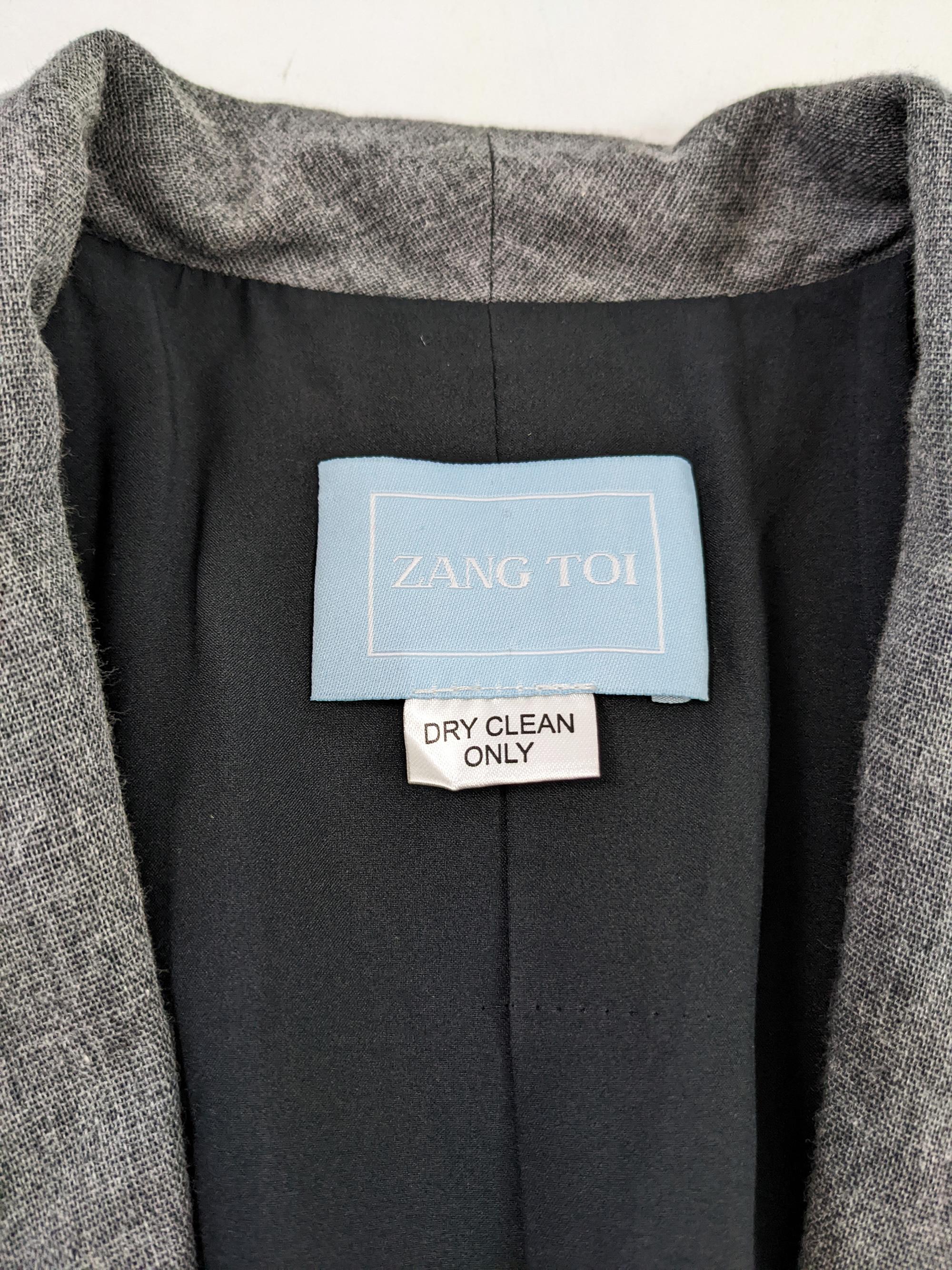 Zang Toi Vintage 1990s Grey Velvet Trim Womens Blazer Jacket For Sale 3