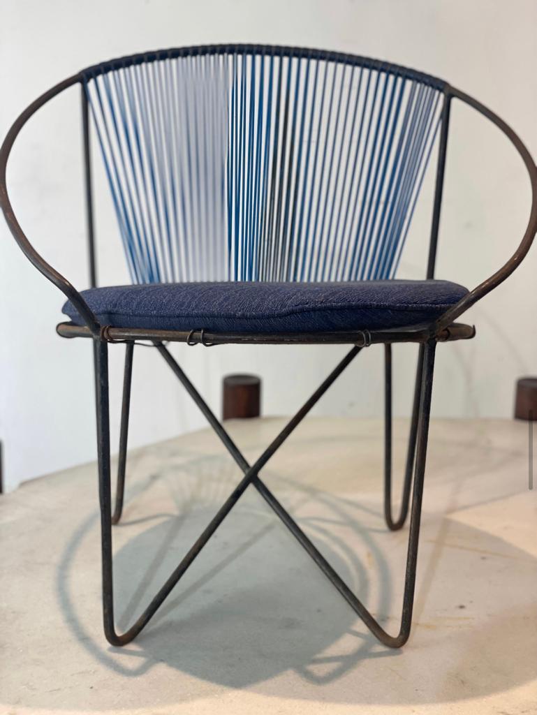 Mid-Century Modern Zanine Caldas pour INFA. Paire de chaises en fer The Modernity en vente