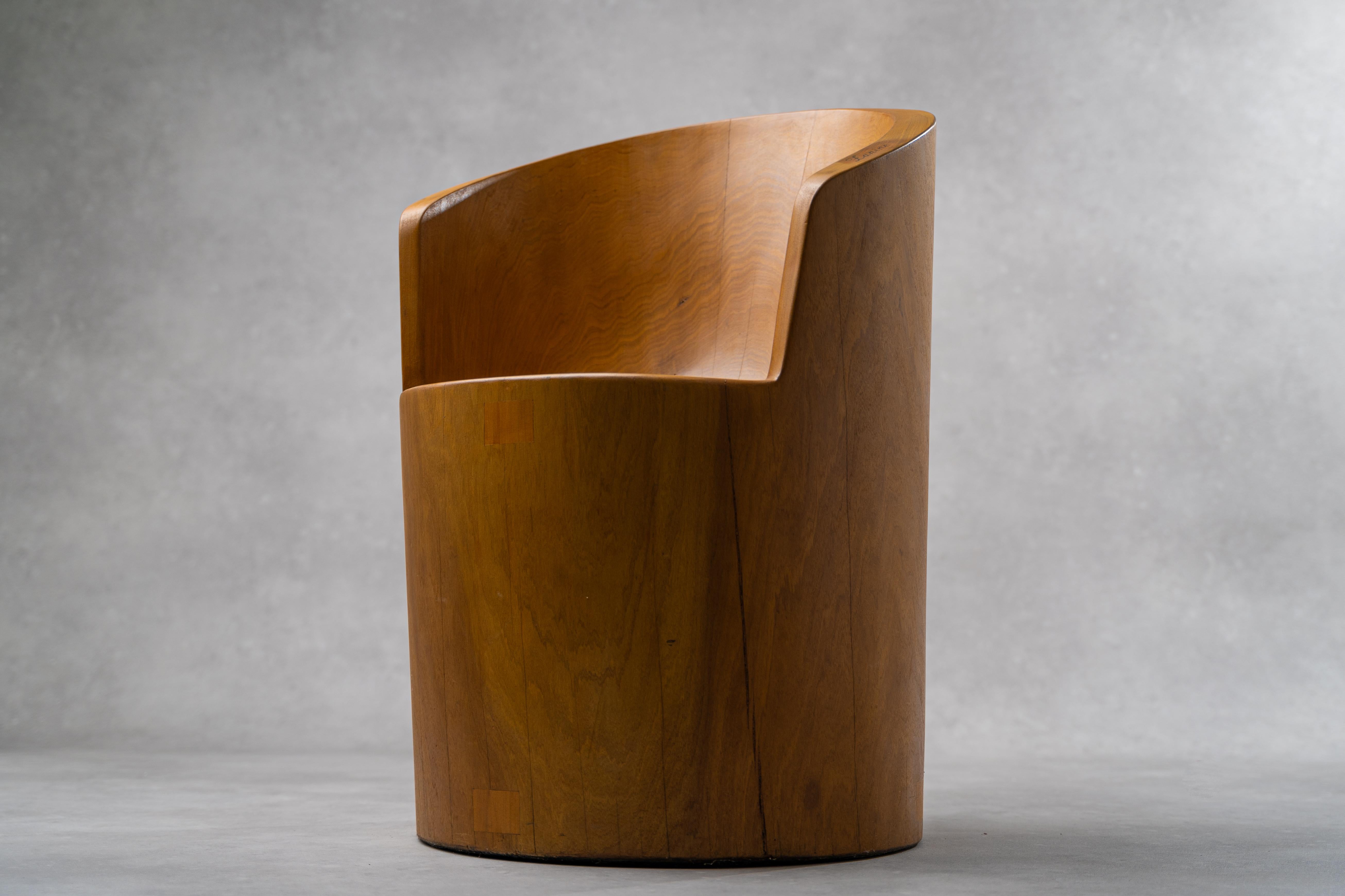Legno massiccio La rara e scultorea sedia 