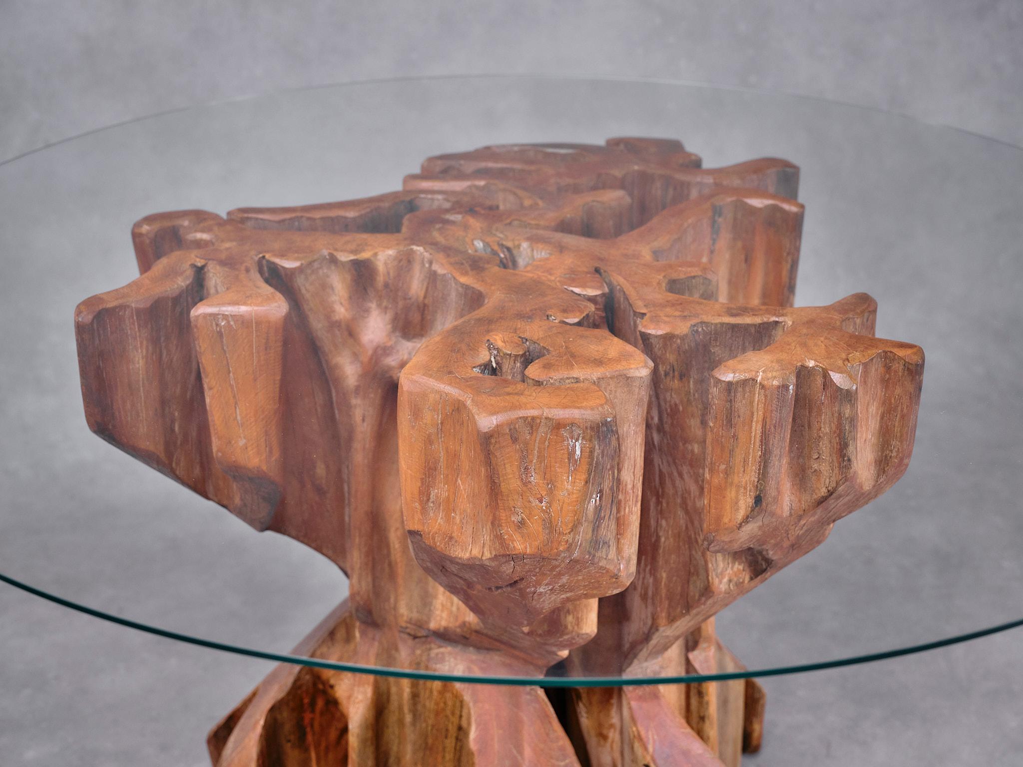 Brasiliano Zanine Caldas, Tavolo scultoreo 'Denuncia' in legno massiccio di Wood, Brasile, anni '70 in vendita
