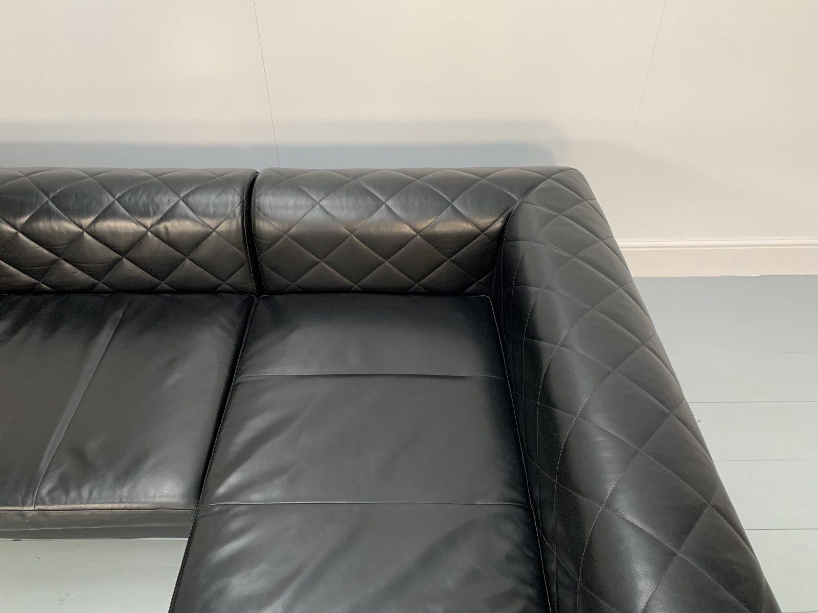 Zanotta “1320 Barocco” Sofa, L- Shape 5-Seat, in Black “Pelle” Leather For Sale 4