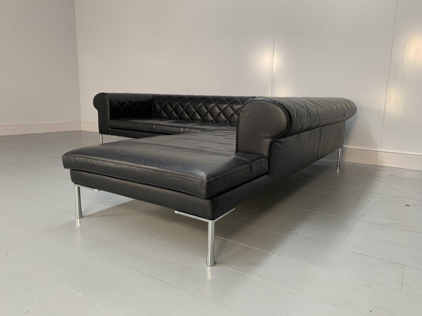 Zanotta “1320 Barocco” Sofa, L- Shape 5-Seat, in Black “Pelle” Leather For Sale 5