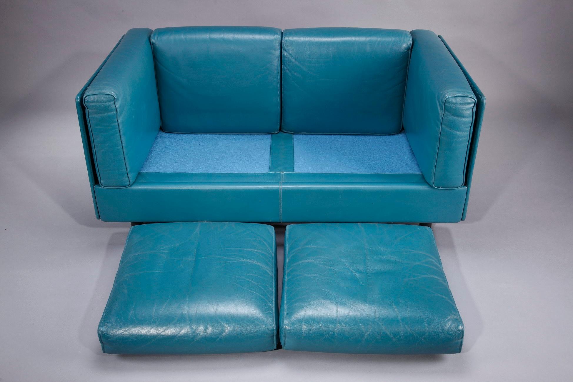 Lacquered Zanotta 2-Seater Sofa in Blue Leather