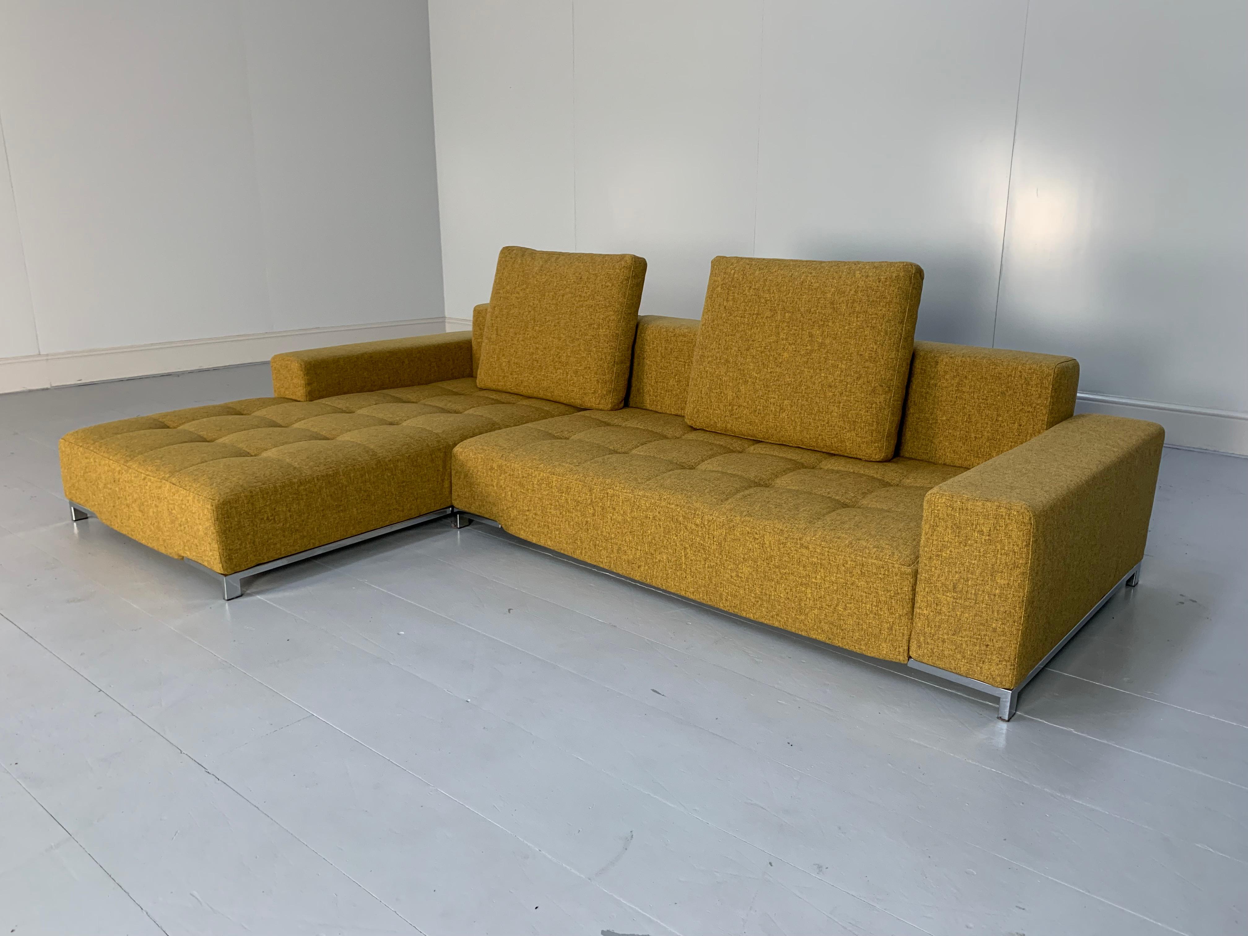Lin Canapé et repose-pieds en forme de L Zanotta Alfa 1326 en lin jaune et cuir noir en vente