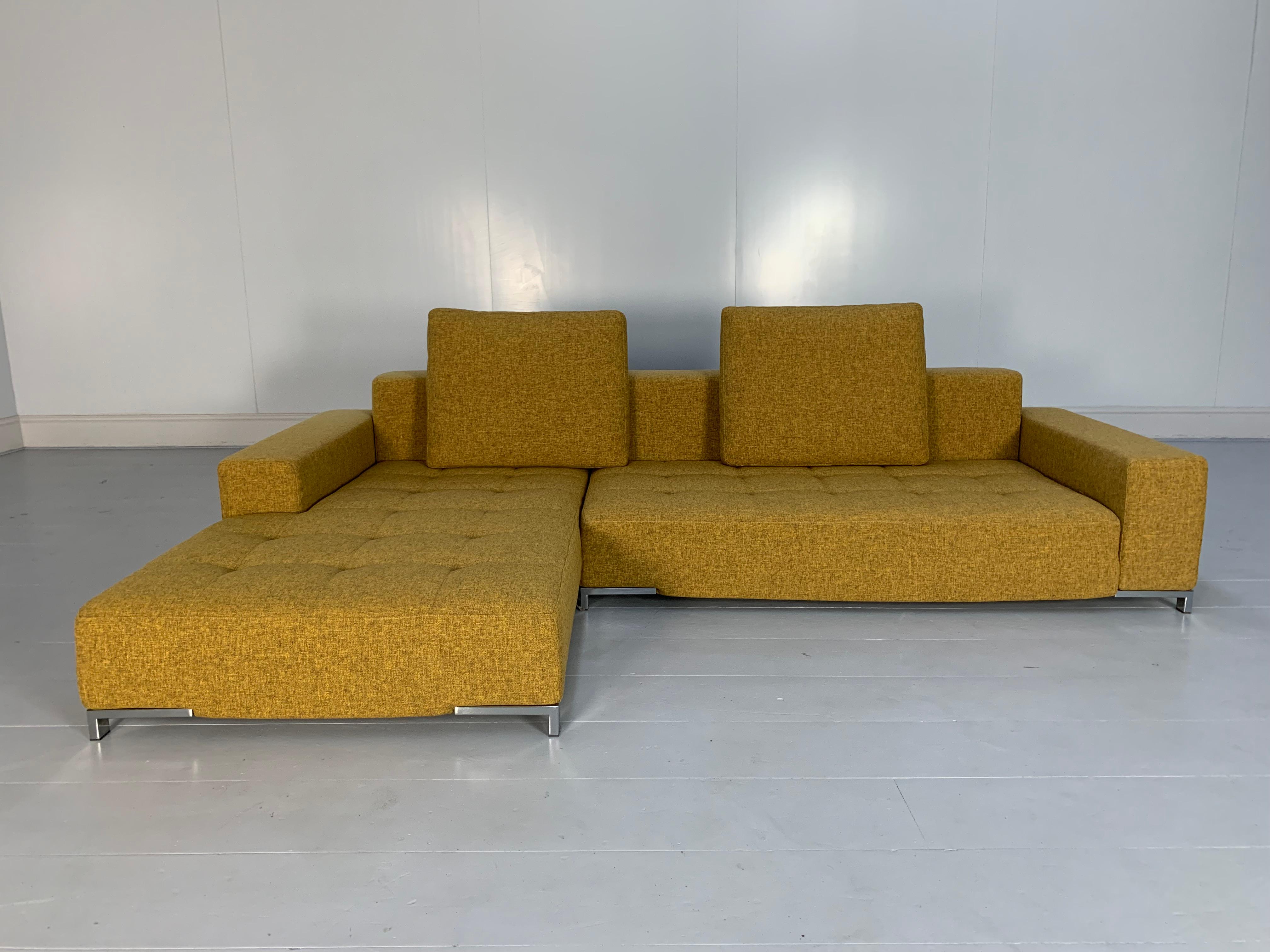 Zanotta “Alfa 1326” L- Shape Sofa & Ottoman in Yellow Linen & Black Leather For Sale 2