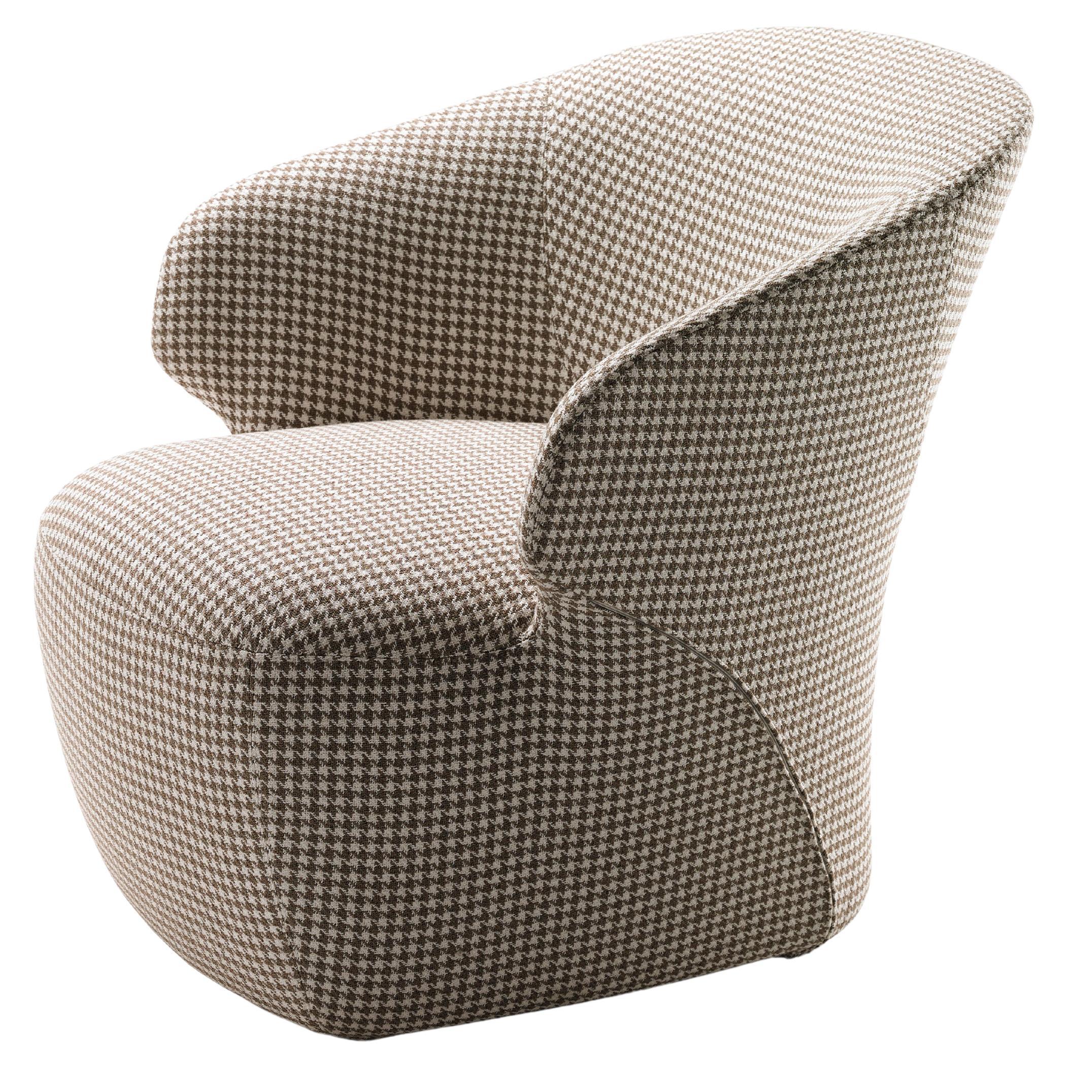 Zanotta Arom Armchair in Pied De Poule White and Brown Fabric For Sale