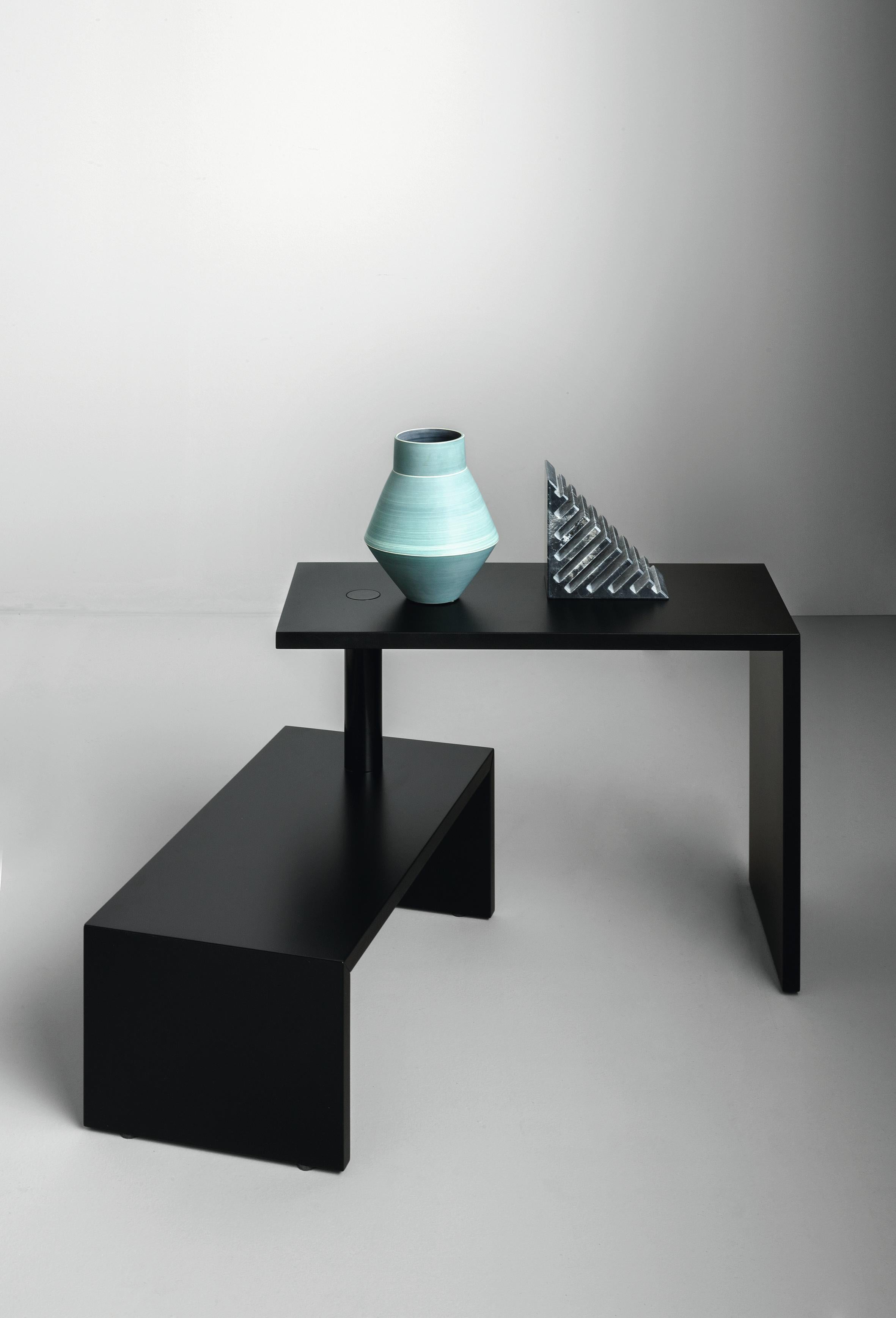 Petite table à étagères rotatives Zanotta Basello en finition noire Neuf - En vente à Brooklyn, NY