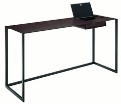 Escritorio Zanotta Calamo con tablero negro y estructura de acero de Gabriele Rosa