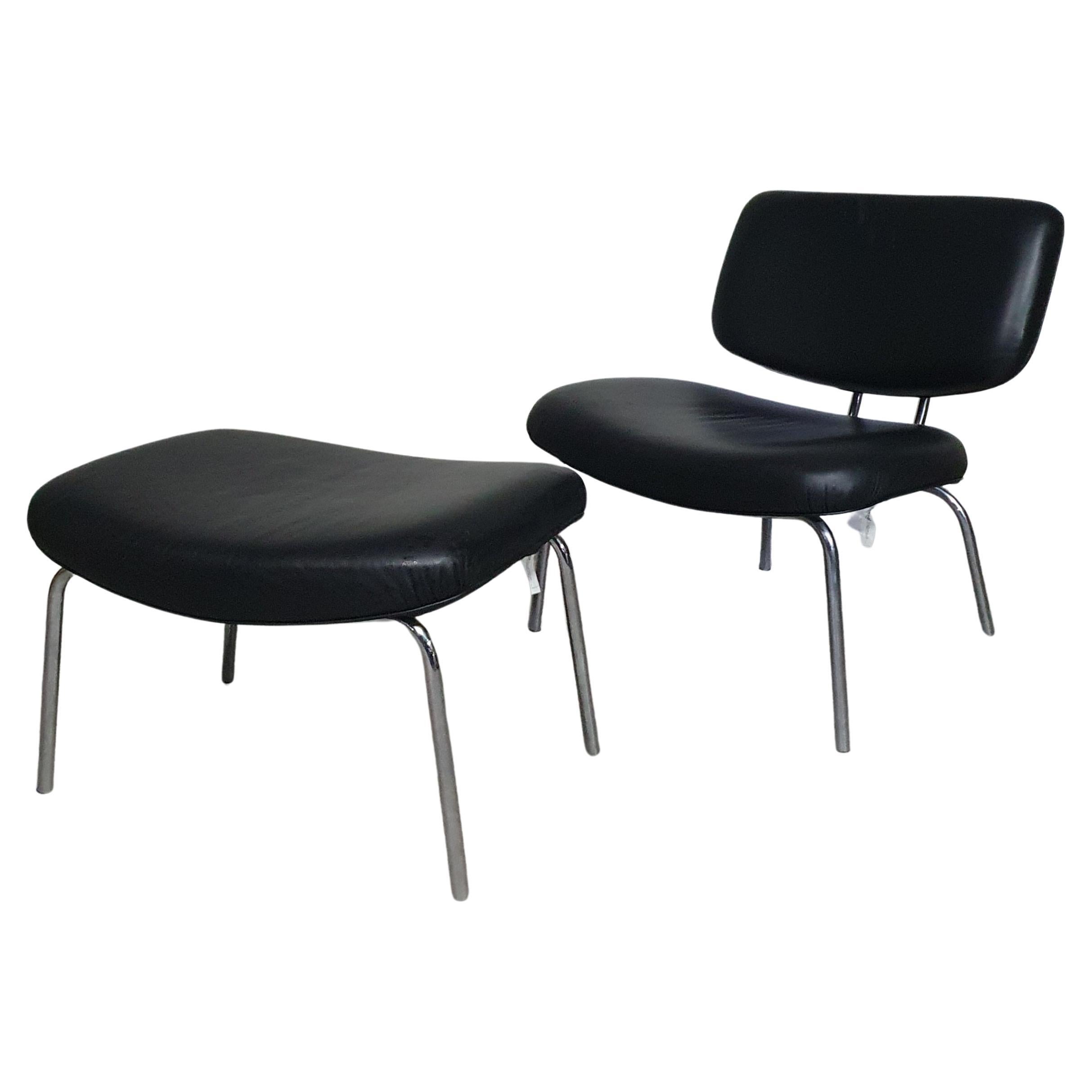 Zanotta Clea lounge chair / pouf in black leather / 1997 by Kristiina Lassus For Sale