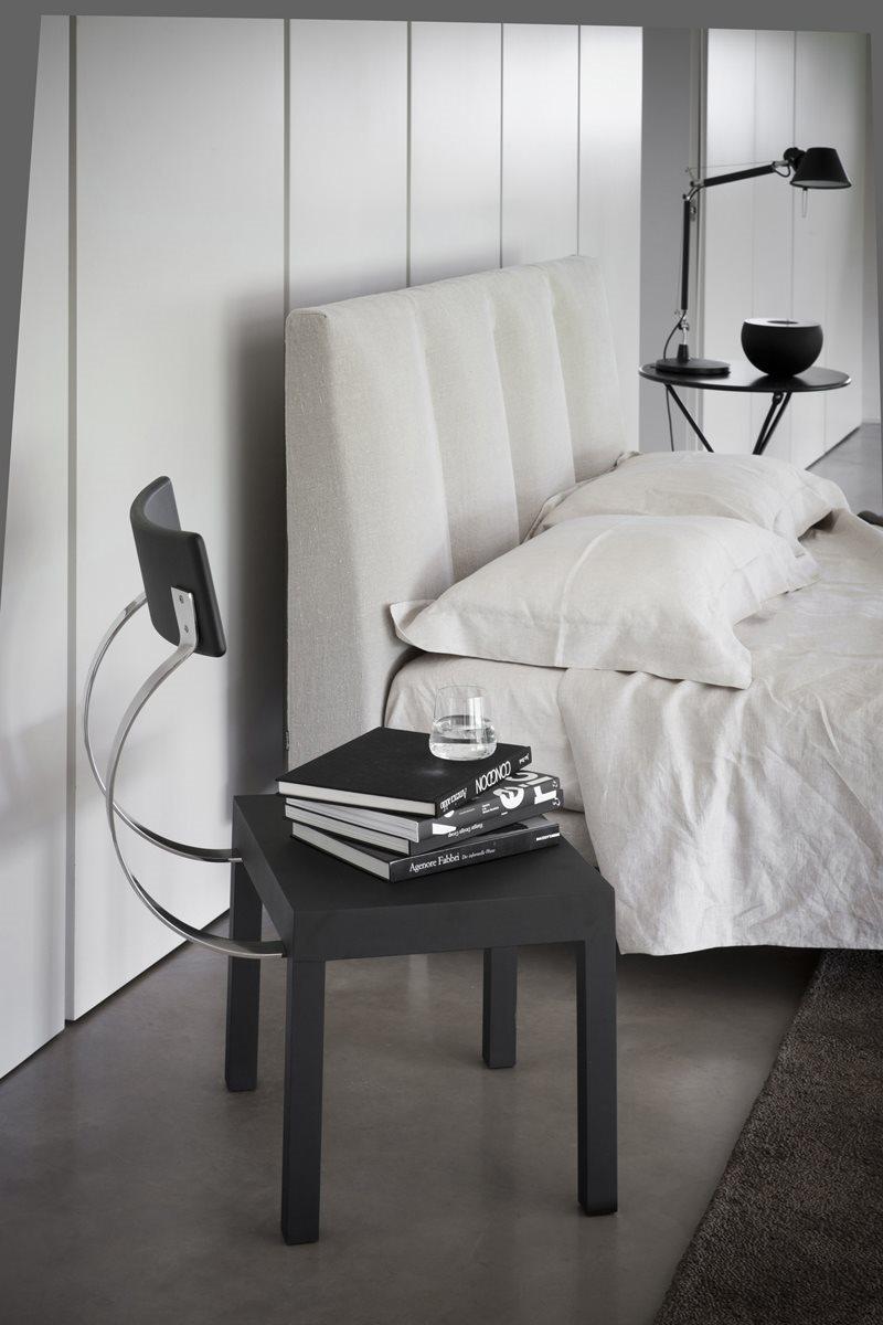 Zanotta Follia Chair by Giuseppe Terragni In New Condition For Sale In New York, NY