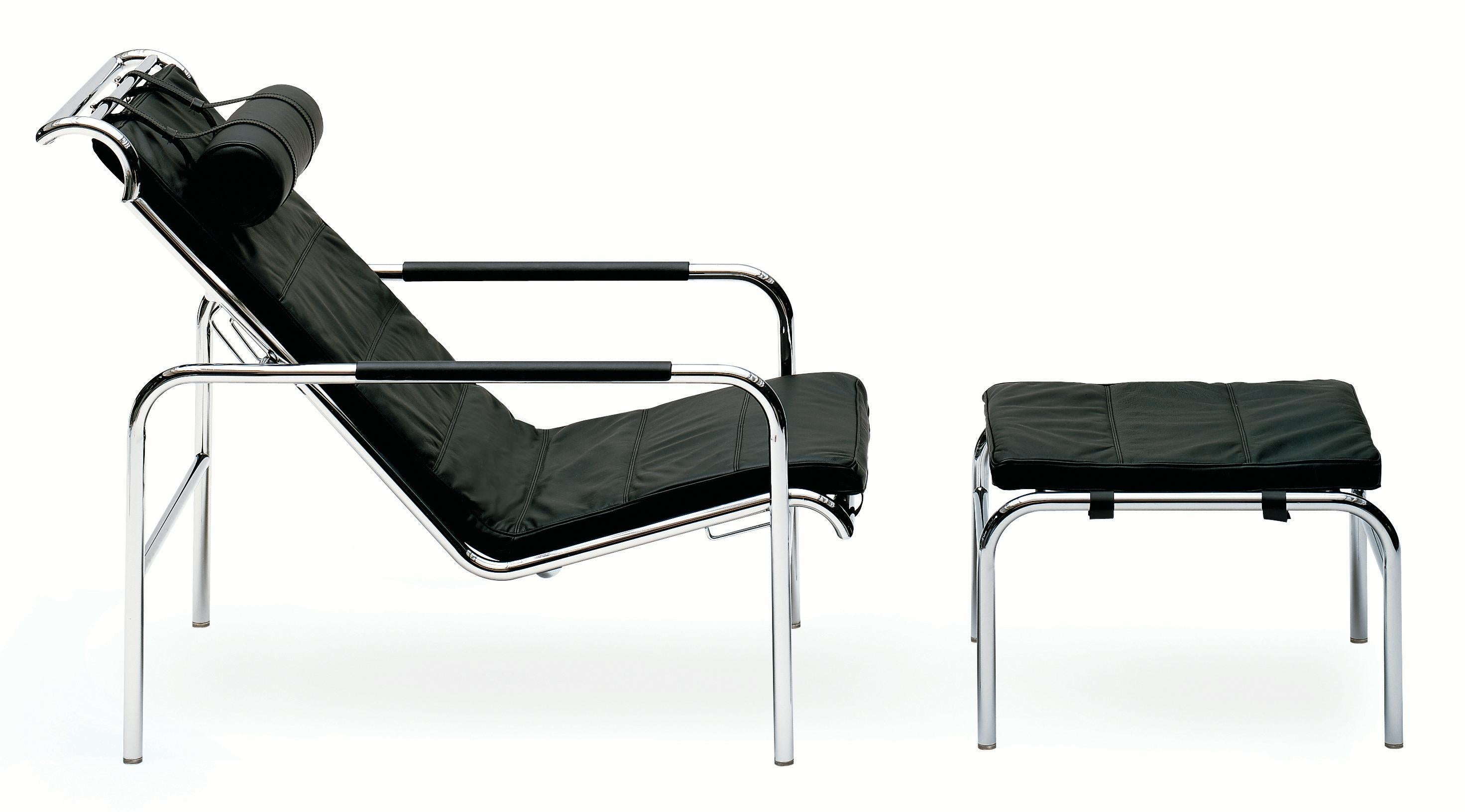 Italian Zanotta Genni Lounge Chair in Black Leather with Chromium Plated Steel Frame For Sale