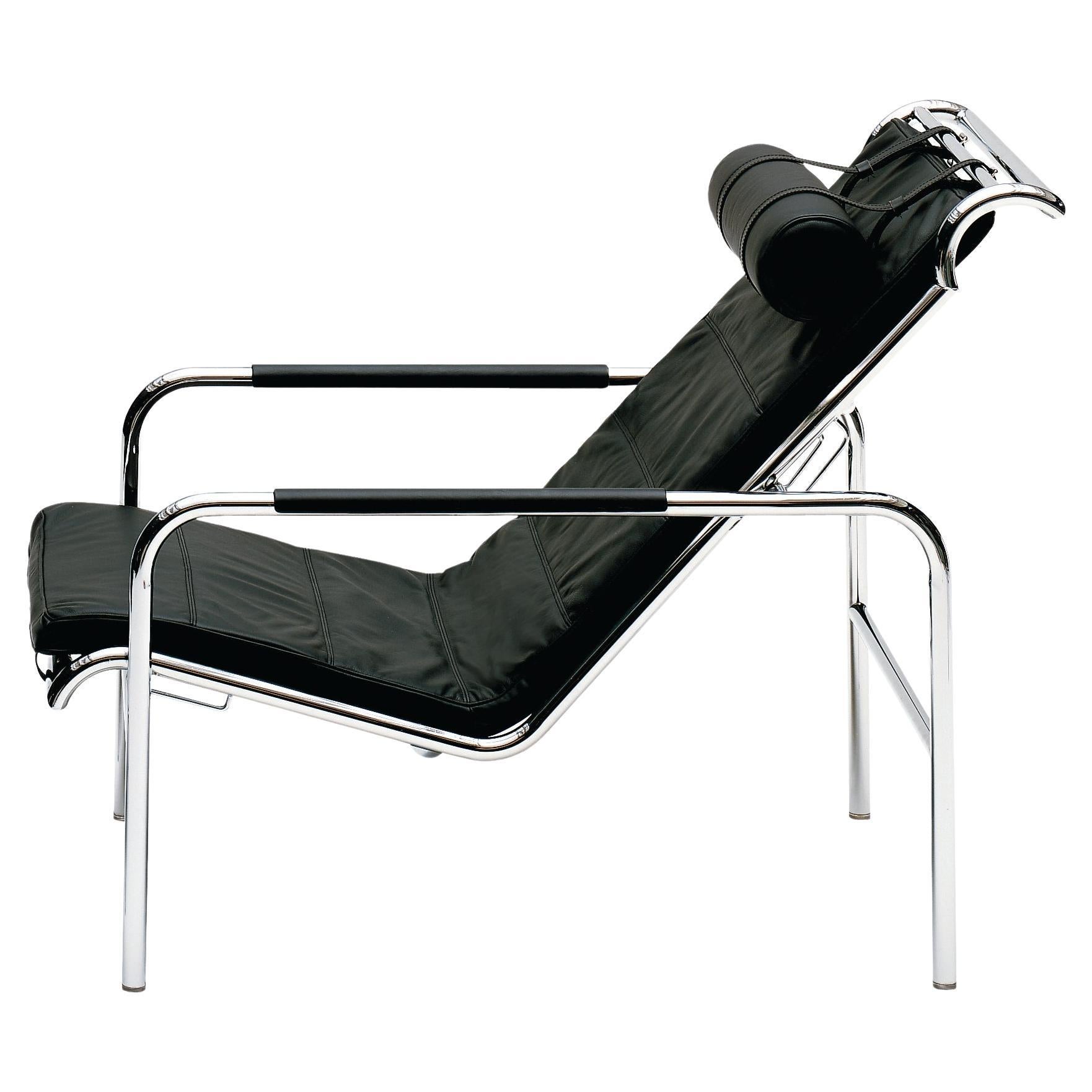 Zanotta Genni Lounge Chair in Black Leather with Chromium Plated Steel Frame For Sale