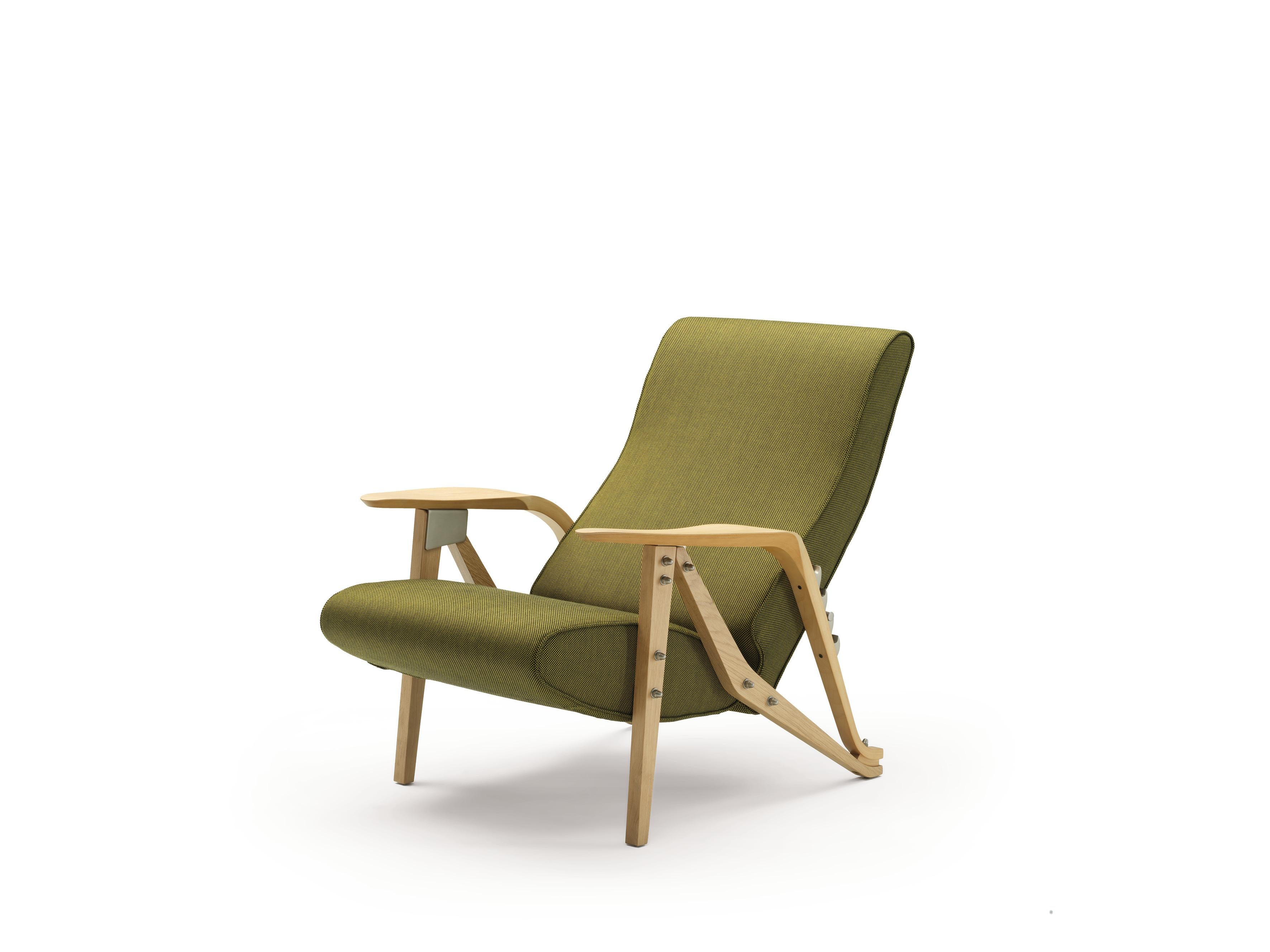 Italian Zanotta Gilda CM Armchair in Green Upholstery with Natural Varnished Oak Frame For Sale