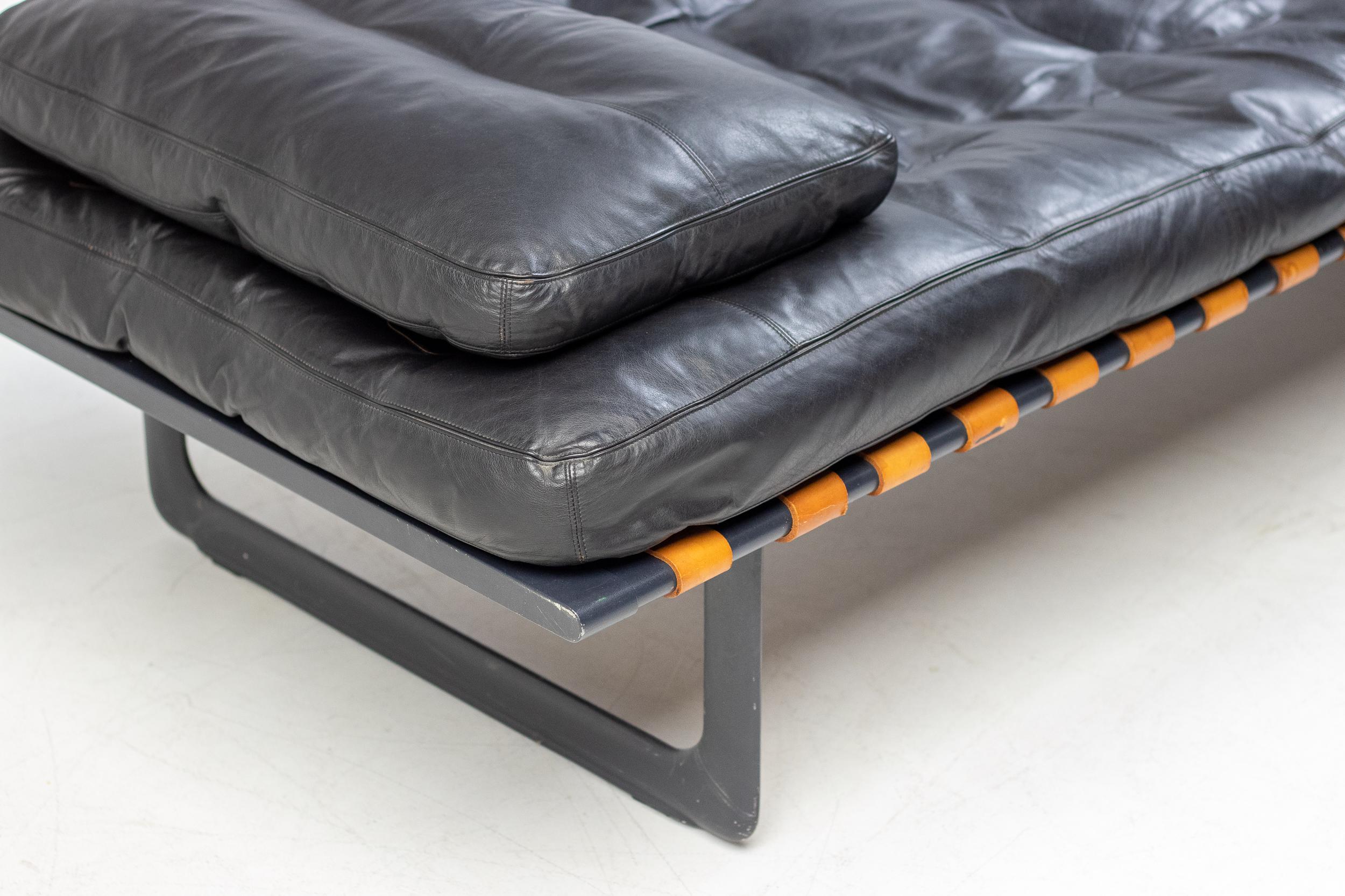 Italiano Letto da giorno in pelle nera Zanotta 