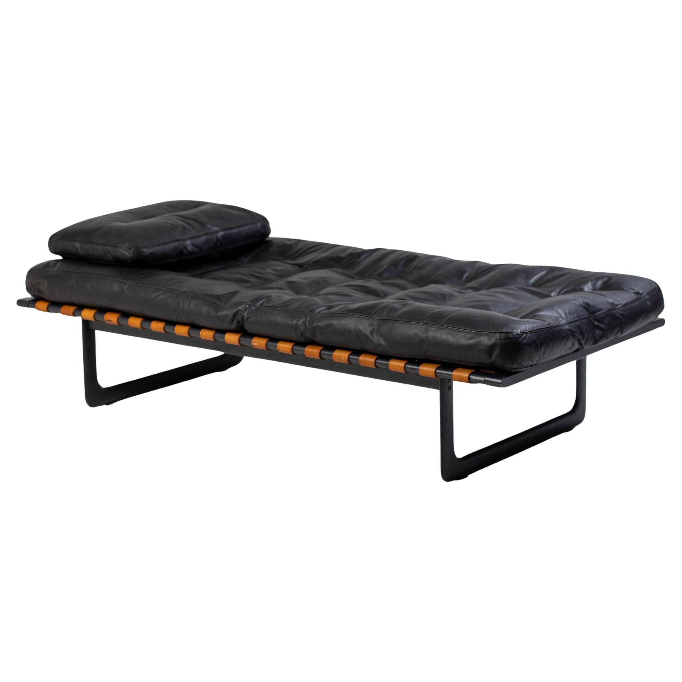 Letto da giorno in pelle nera Zanotta "Grand Italia" di De Pas, D'Urbino & Lomazzi in vendita