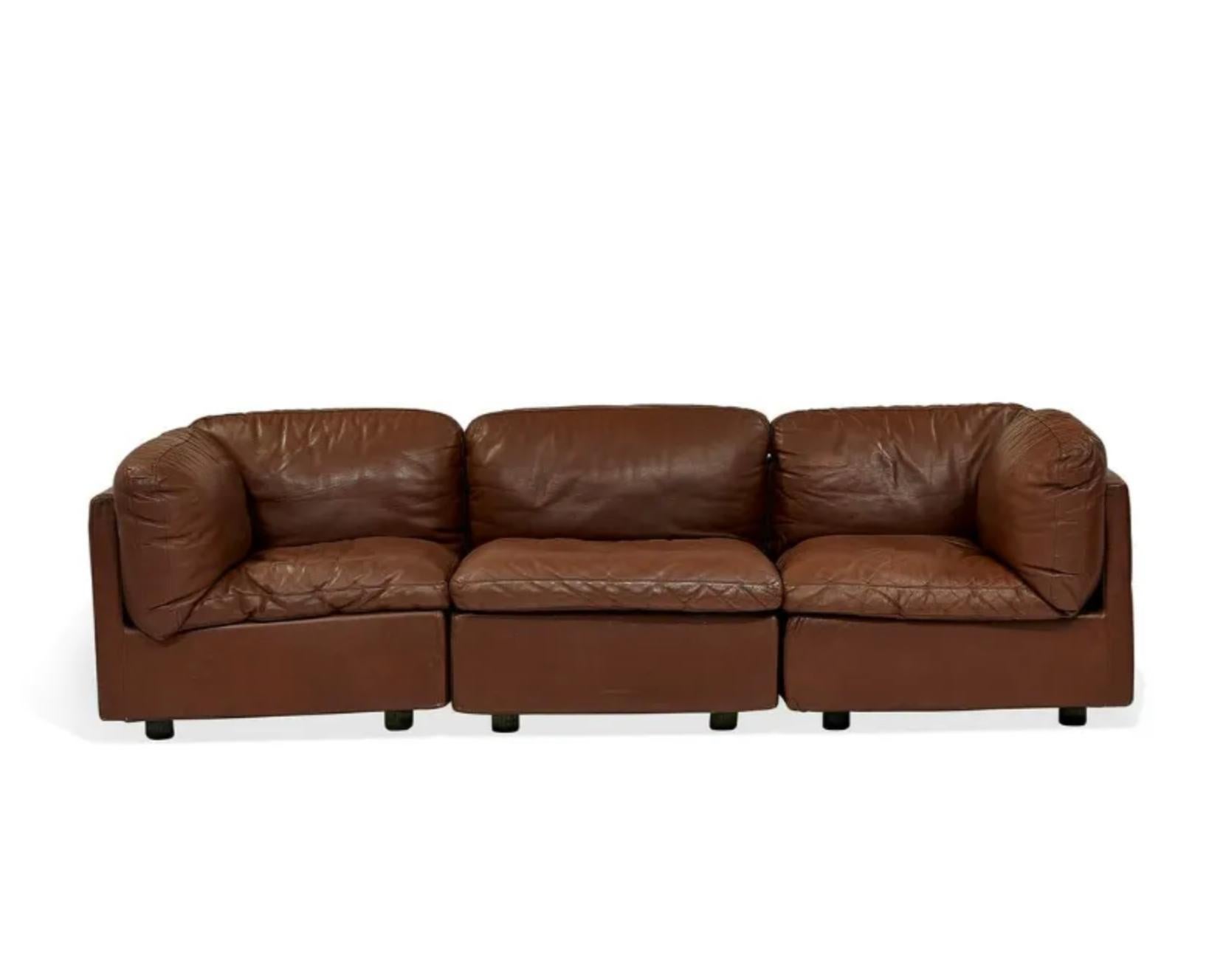 Mid-Century Modern Zanotta, Jonathan de Pas, canapé Cento sectionnel en cuir brun, 1973, Italie