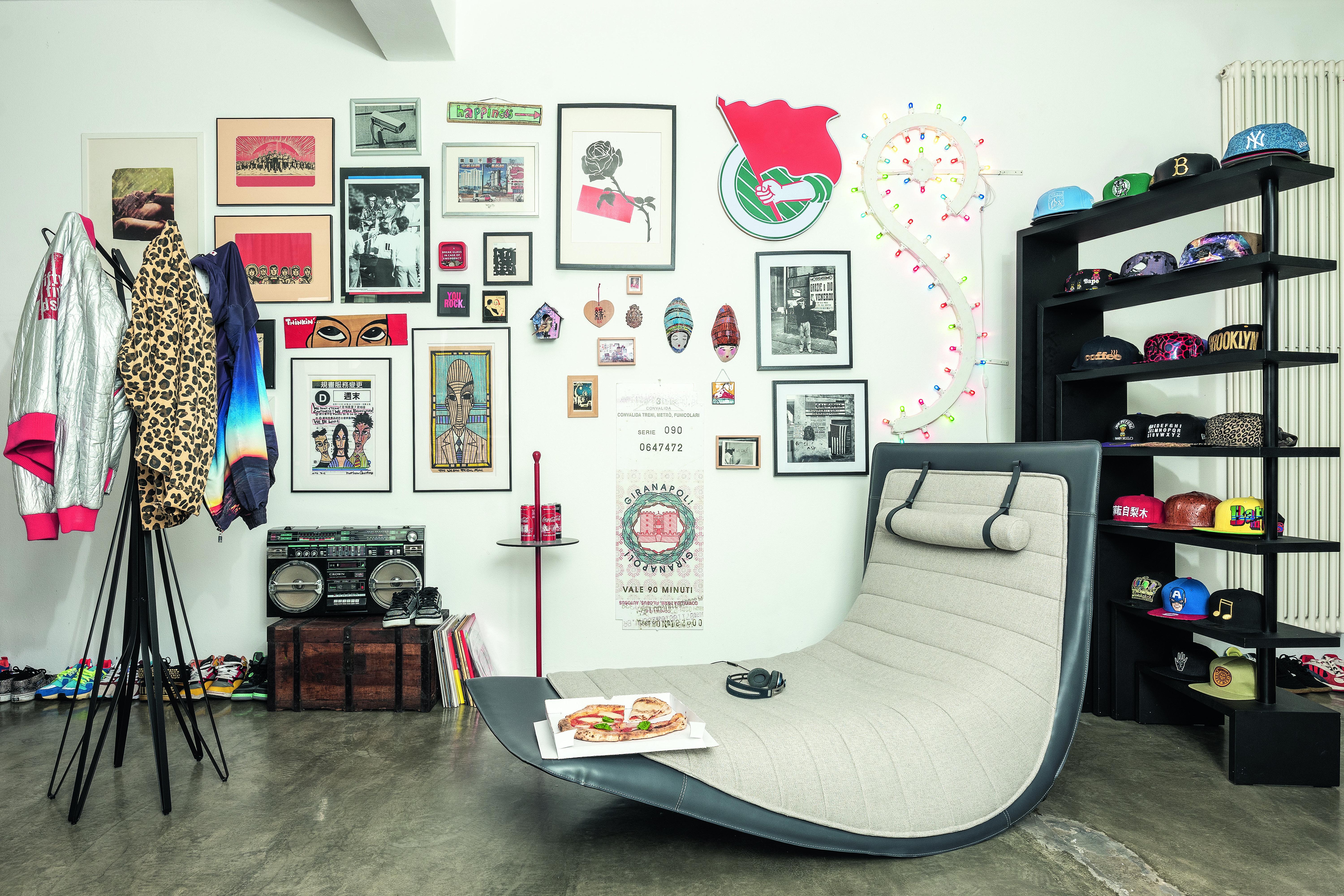 Zanotta Joy Mueble Giratorio de 7 Estantes de Tablero de Densidad Media Negro Siglo XXI y contemporáneo en venta
