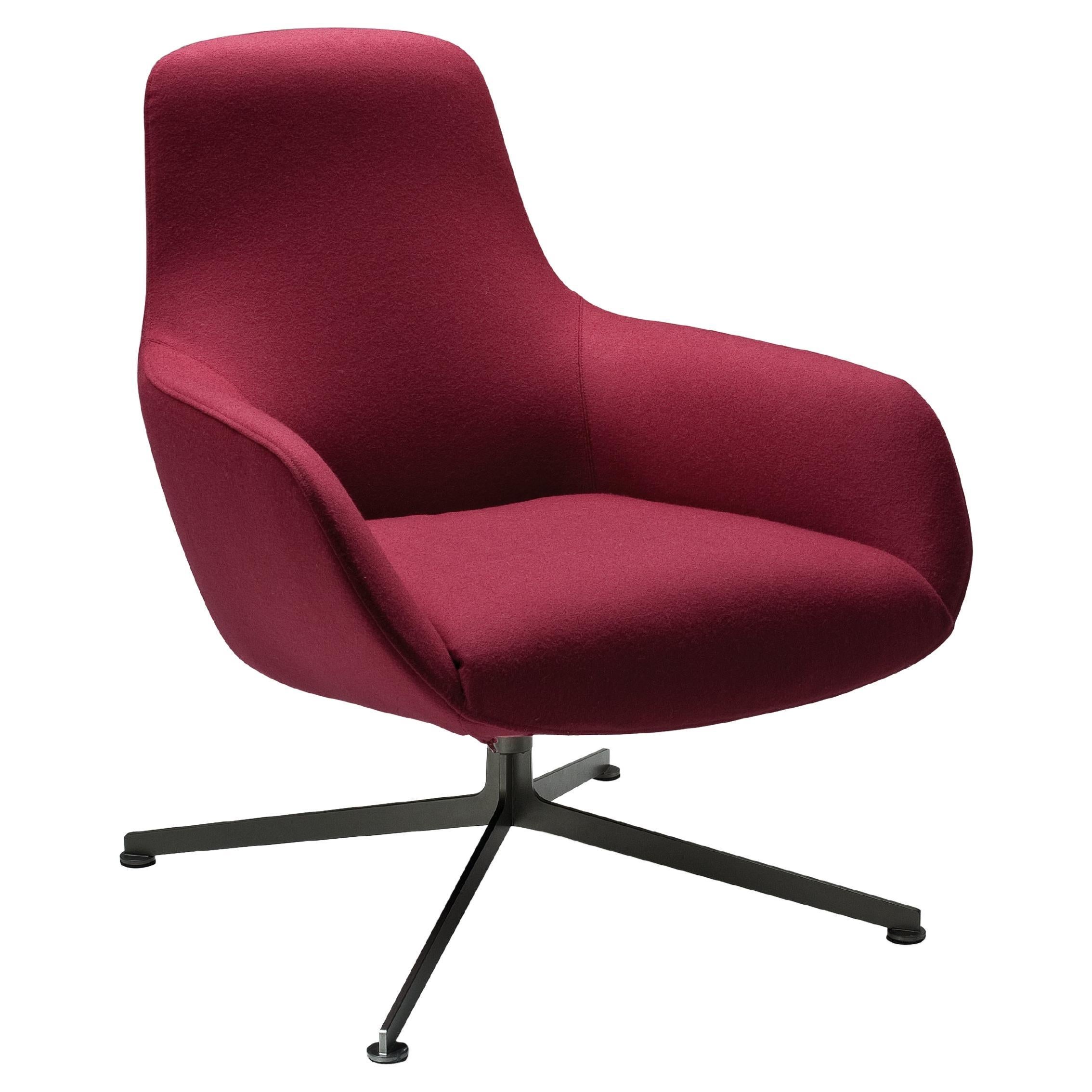 Zanotta Kent Armchair in Red Upholstery with Black Varnished Steel Frame