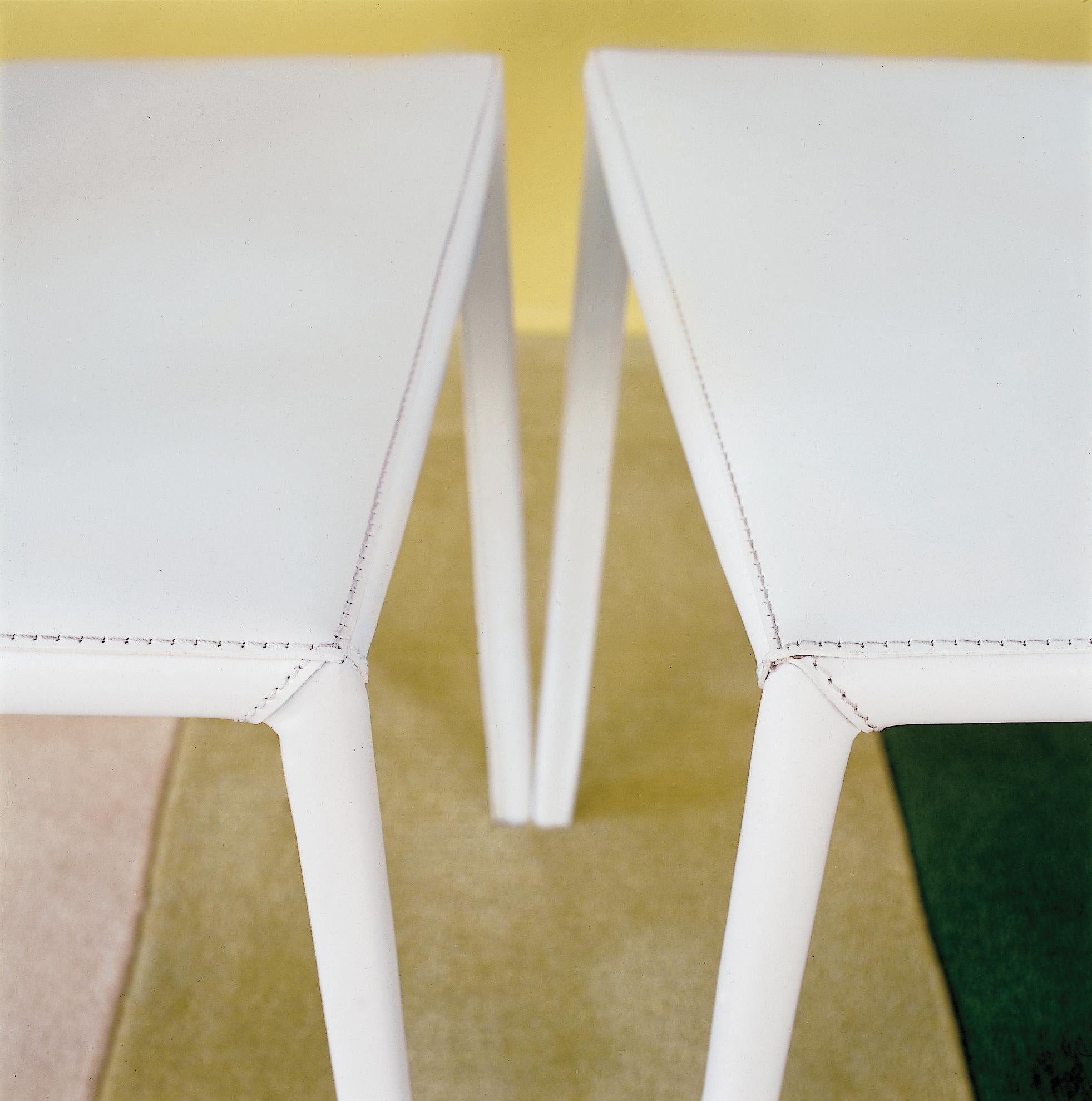 Zanotta Lea Sessel mit Sitz und Beinen aus braunem Rindsleder und Aluminiumgestell (21. Jahrhundert und zeitgenössisch) im Angebot