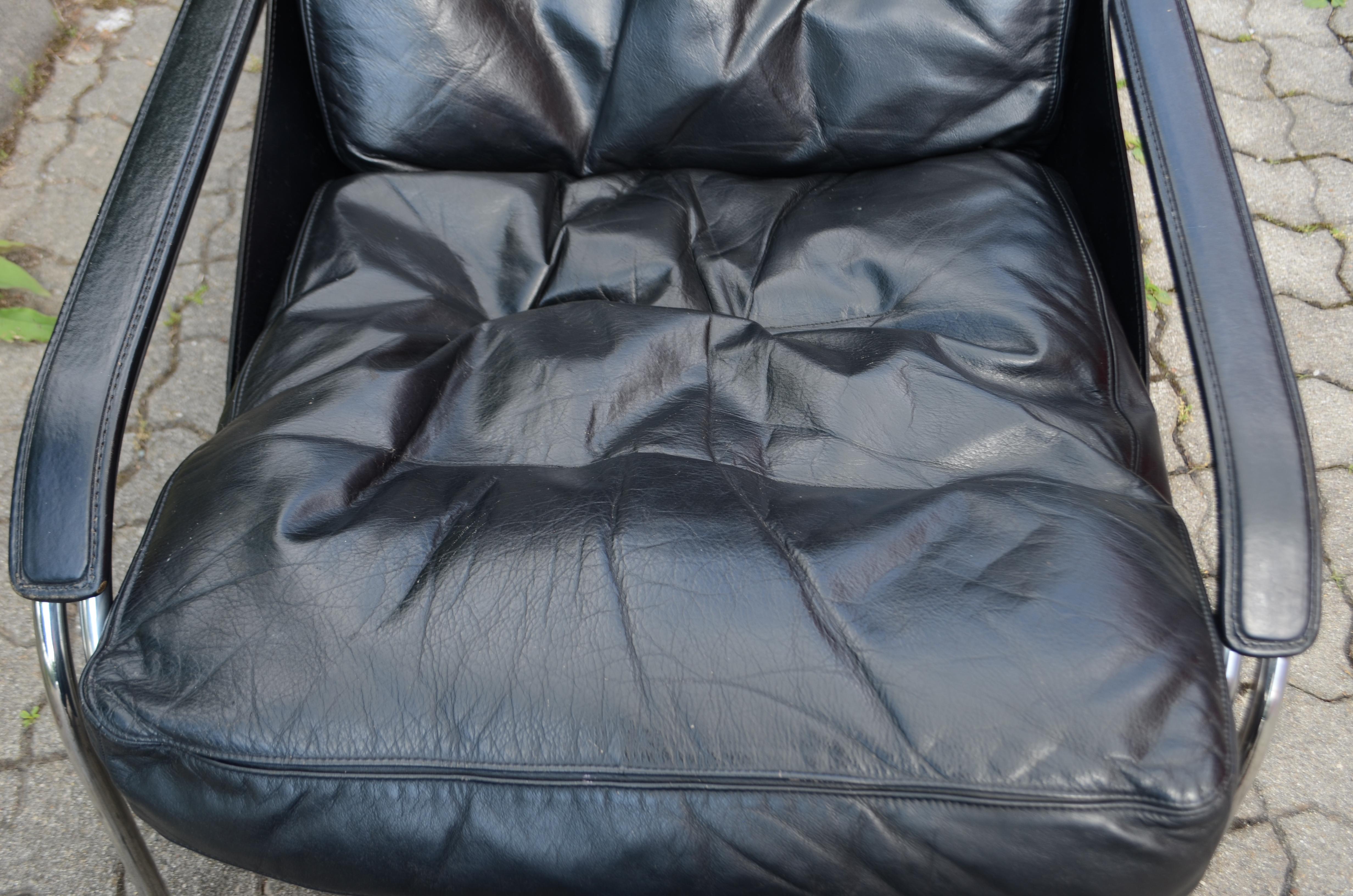 German Zanotta Leather Lounge Chair Model Maggiolina Design 1947 by Marco Zanuso For Sale