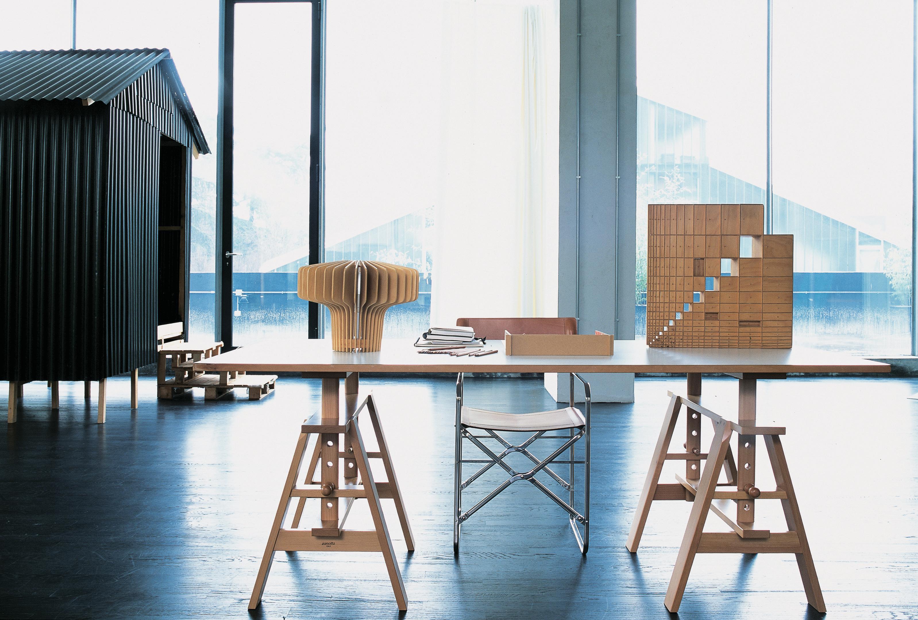 XXIe siècle et contemporain Table de travail Zanotta Leonardo avec plateau en stratifié et cadre en hêtre verni naturel en vente