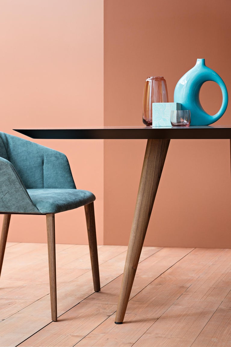 Zanotta Liza Armchair in Orange Upholstery with Natural oak Frame by Lievore, Altherr, Molina

Legs in solid natural painted oak or in black dyed oak, or in natural Canaletto walnut. Sling with armrests of polypropylene reinforced with glass