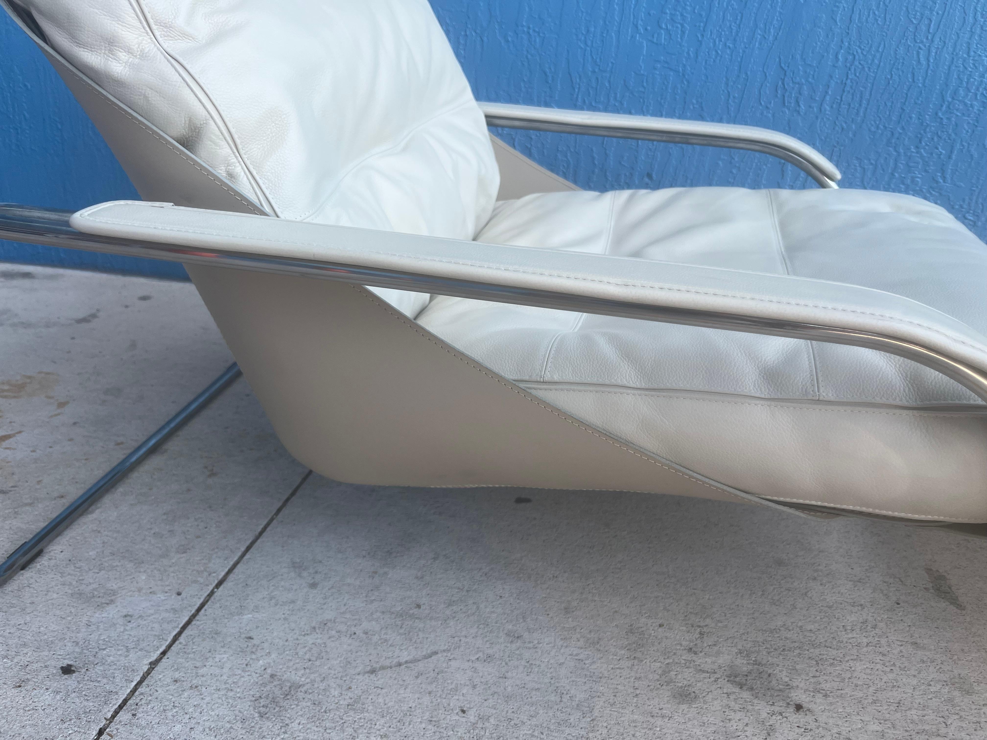 Zanotta Maggiolina Lounge Chair in Cream Leather & Steel Frame by Marco Zanuso For Sale 4