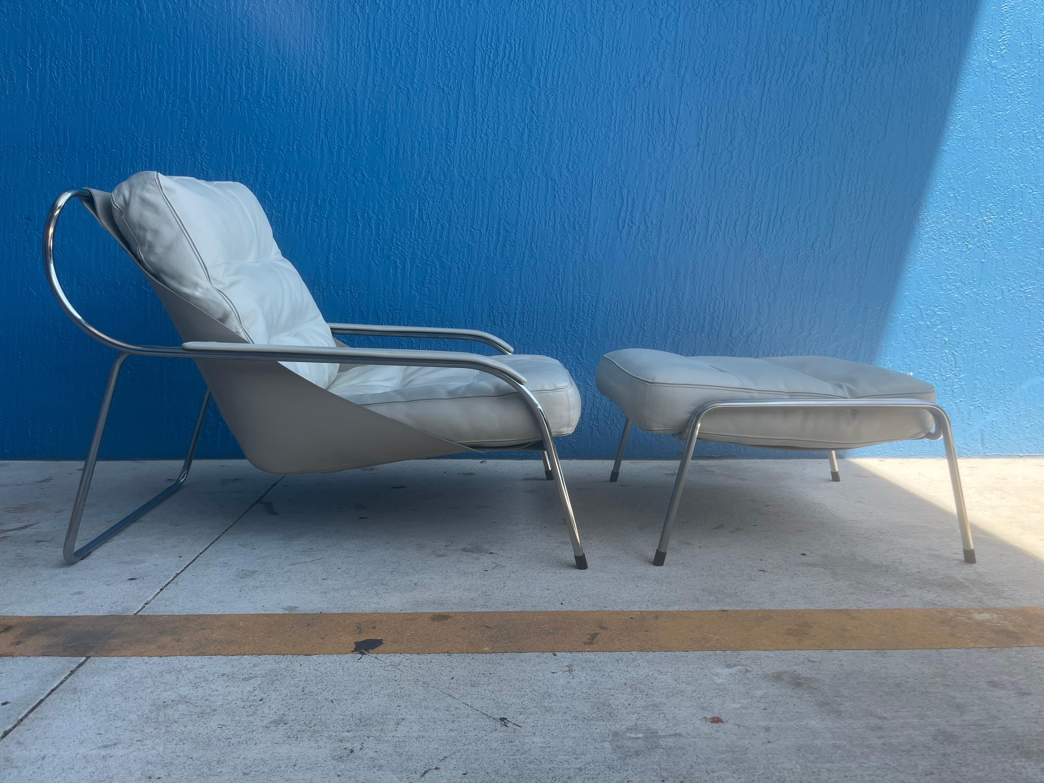 Zanotta Maggiolina Lounge Chair in Cream Leather & Steel Frame by Marco Zanuso For Sale 3