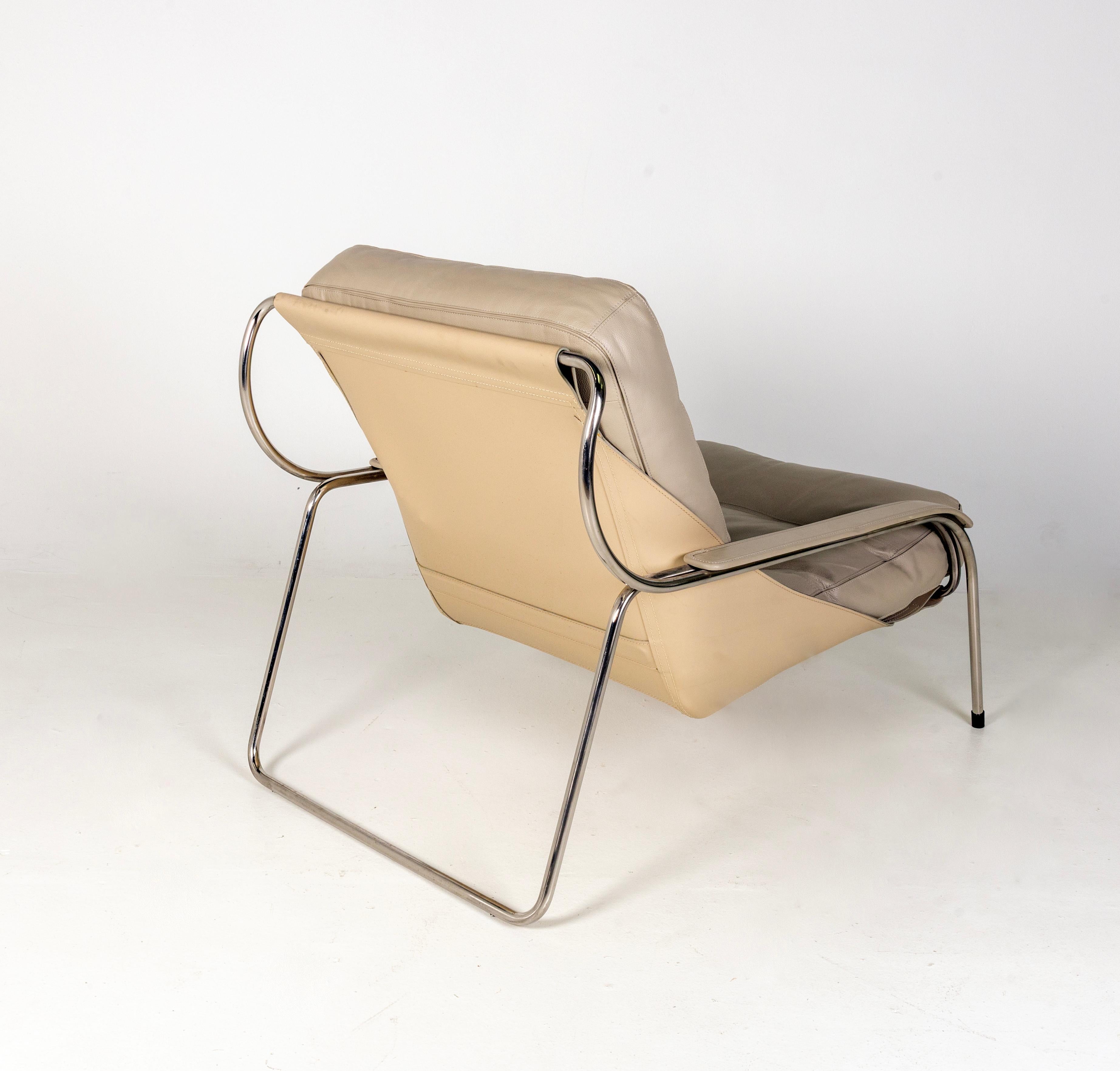 Zanotta Maggiolina Lounge Chair in Gray Leather & Steel Frame by Marco Zanuso For Sale 4