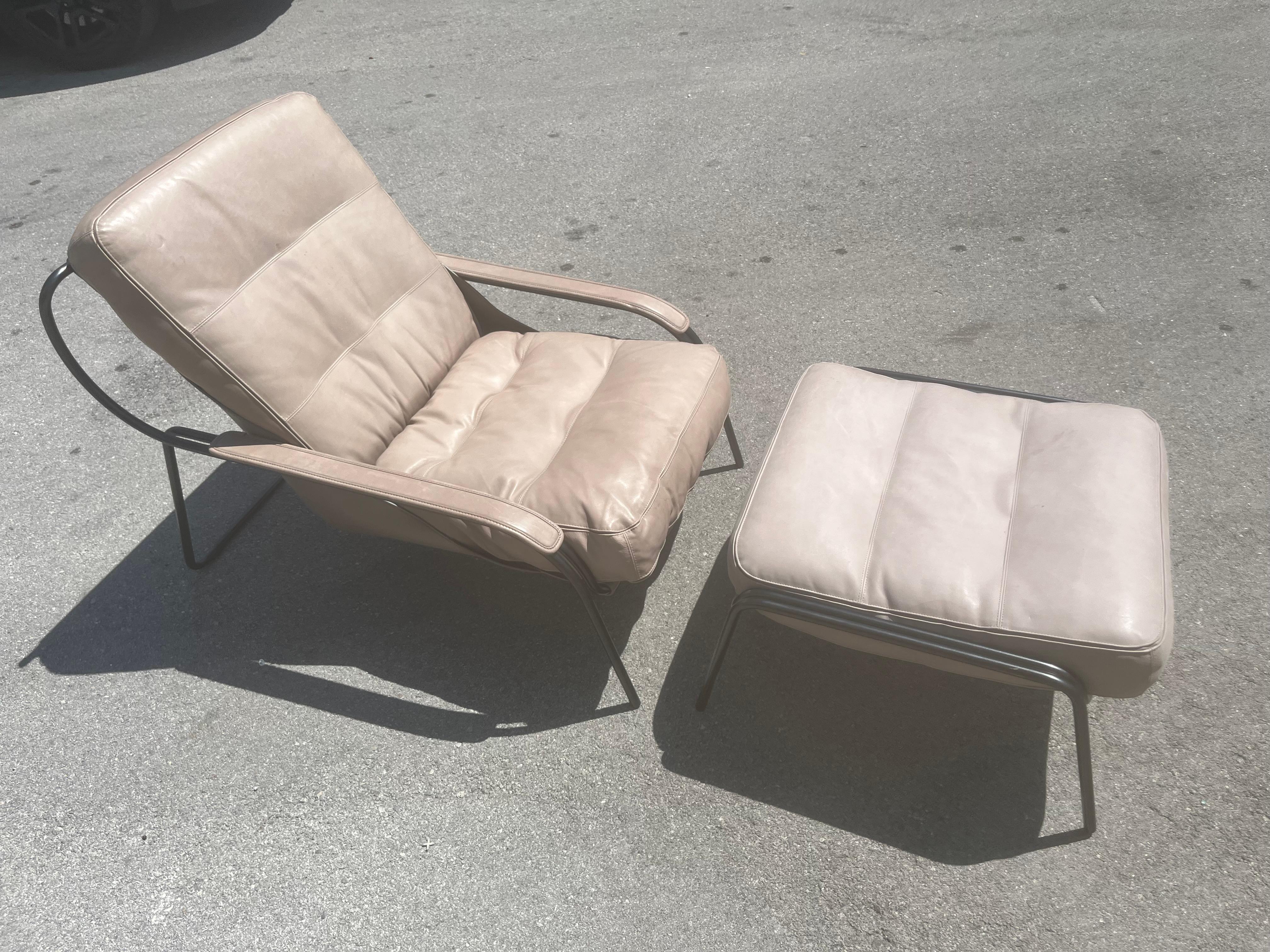 Chaise longue Zanotta Maggiolina en cuir gris et structure en acier par Marco Zanuso en vente 6