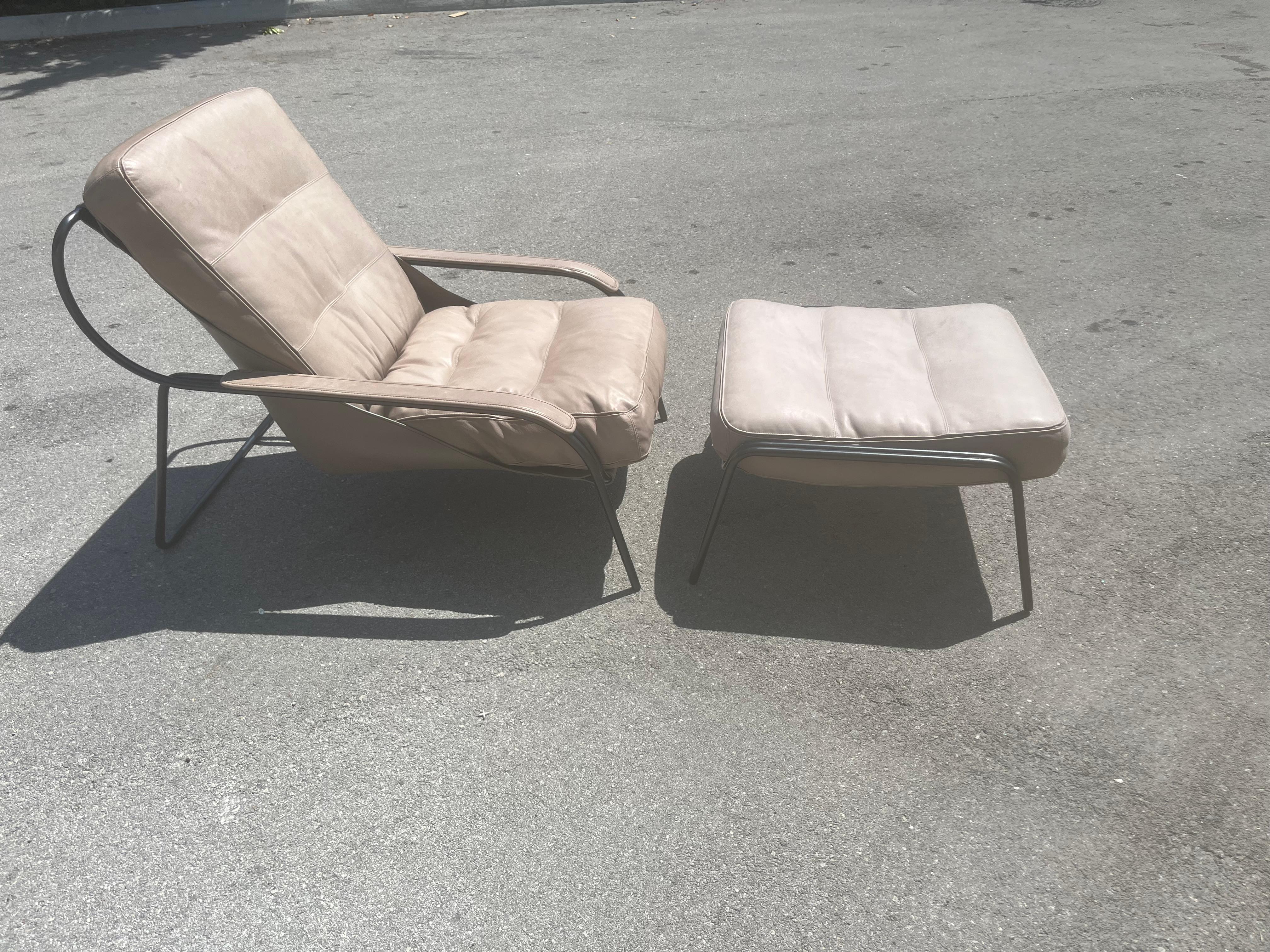 Chaise longue Zanotta Maggiolina en cuir gris et structure en acier par Marco Zanuso en vente 7