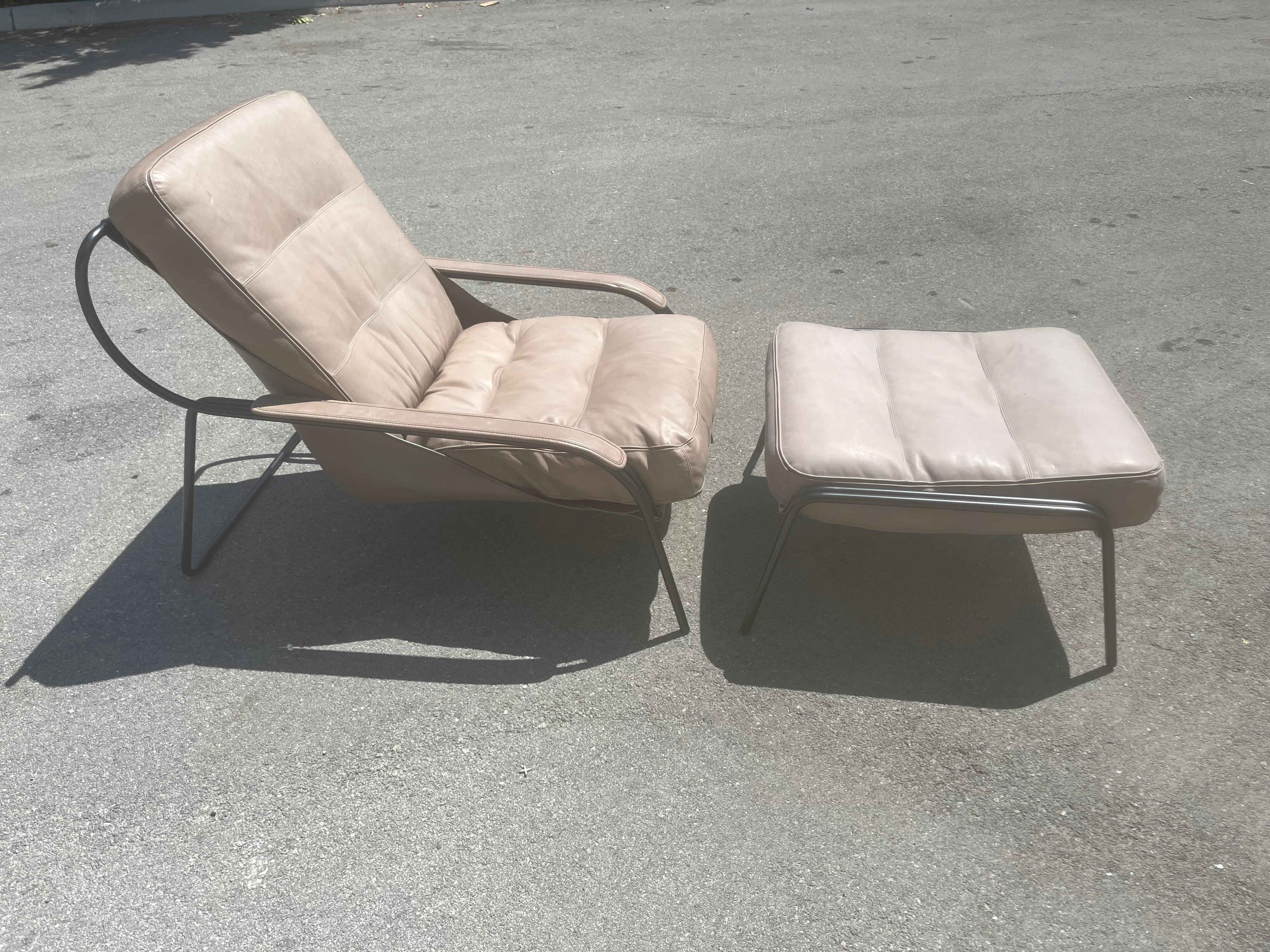 Chaise longue Zanotta Maggiolina en cuir gris et structure en acier par Marco Zanuso en vente 8