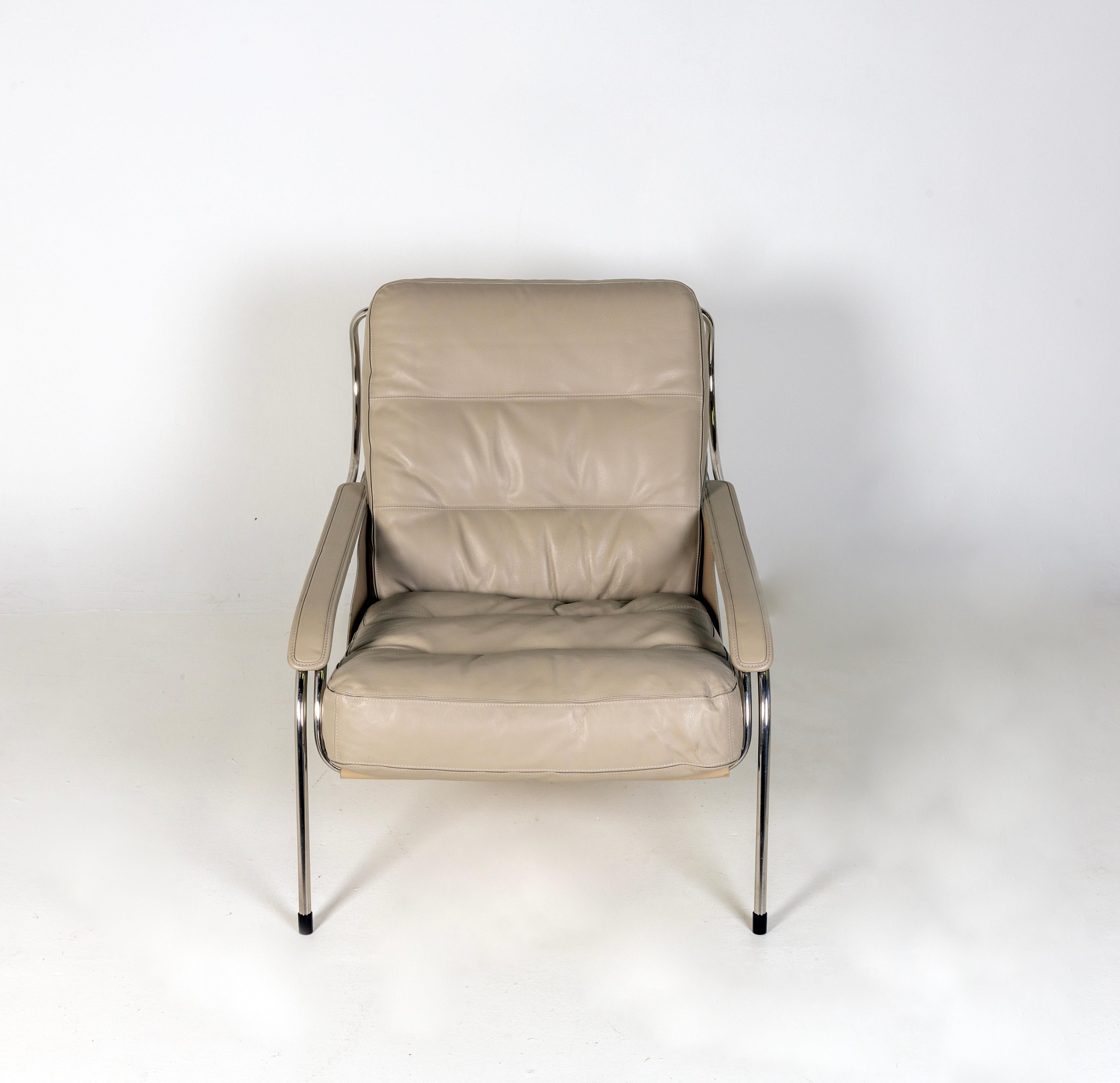 Italian Zanotta Maggiolina Lounge Chair in Gray Leather & Steel Frame by Marco Zanuso For Sale