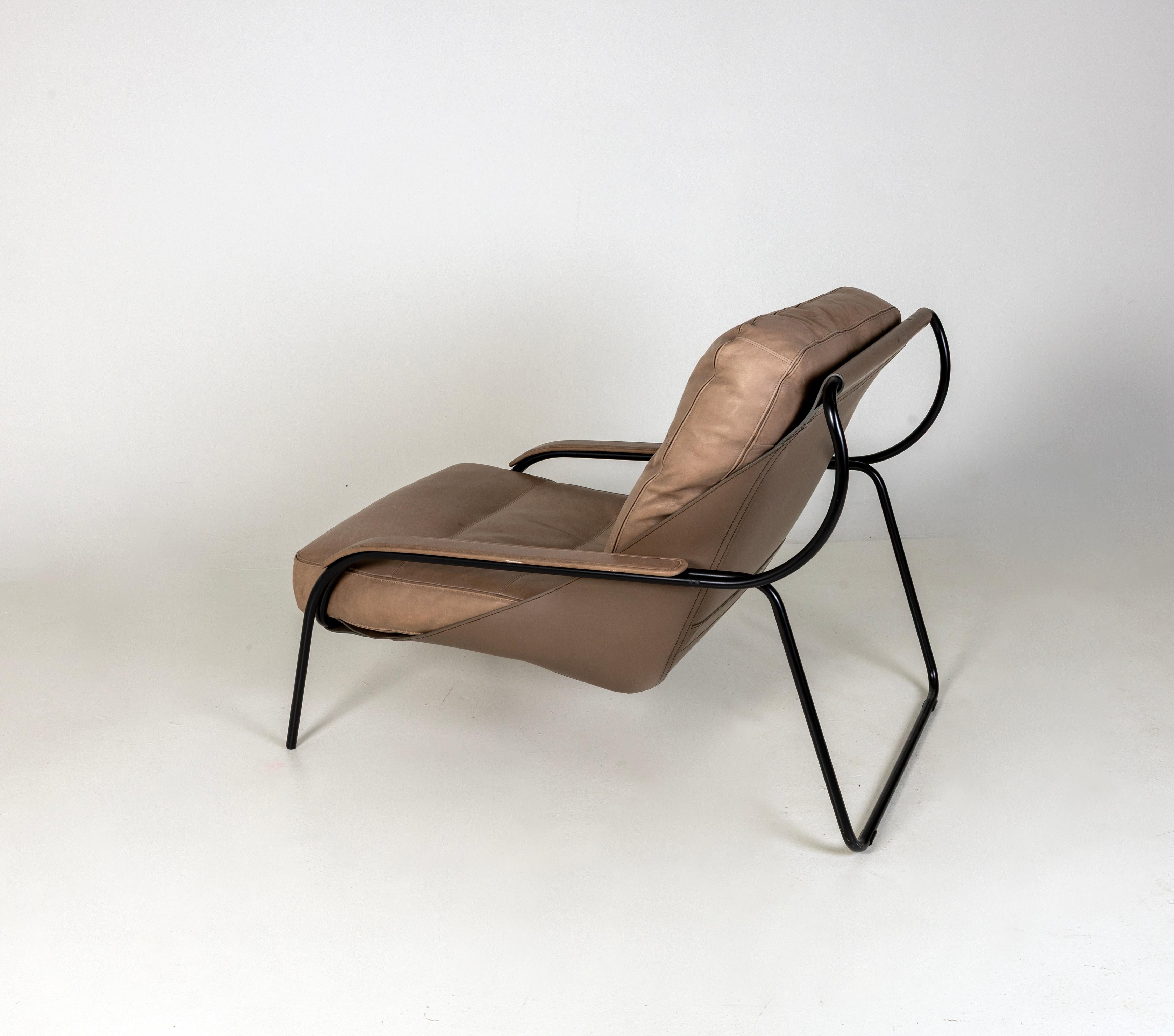 Acier Chaise longue Zanotta Maggiolina en cuir gris et structure en acier par Marco Zanuso en vente