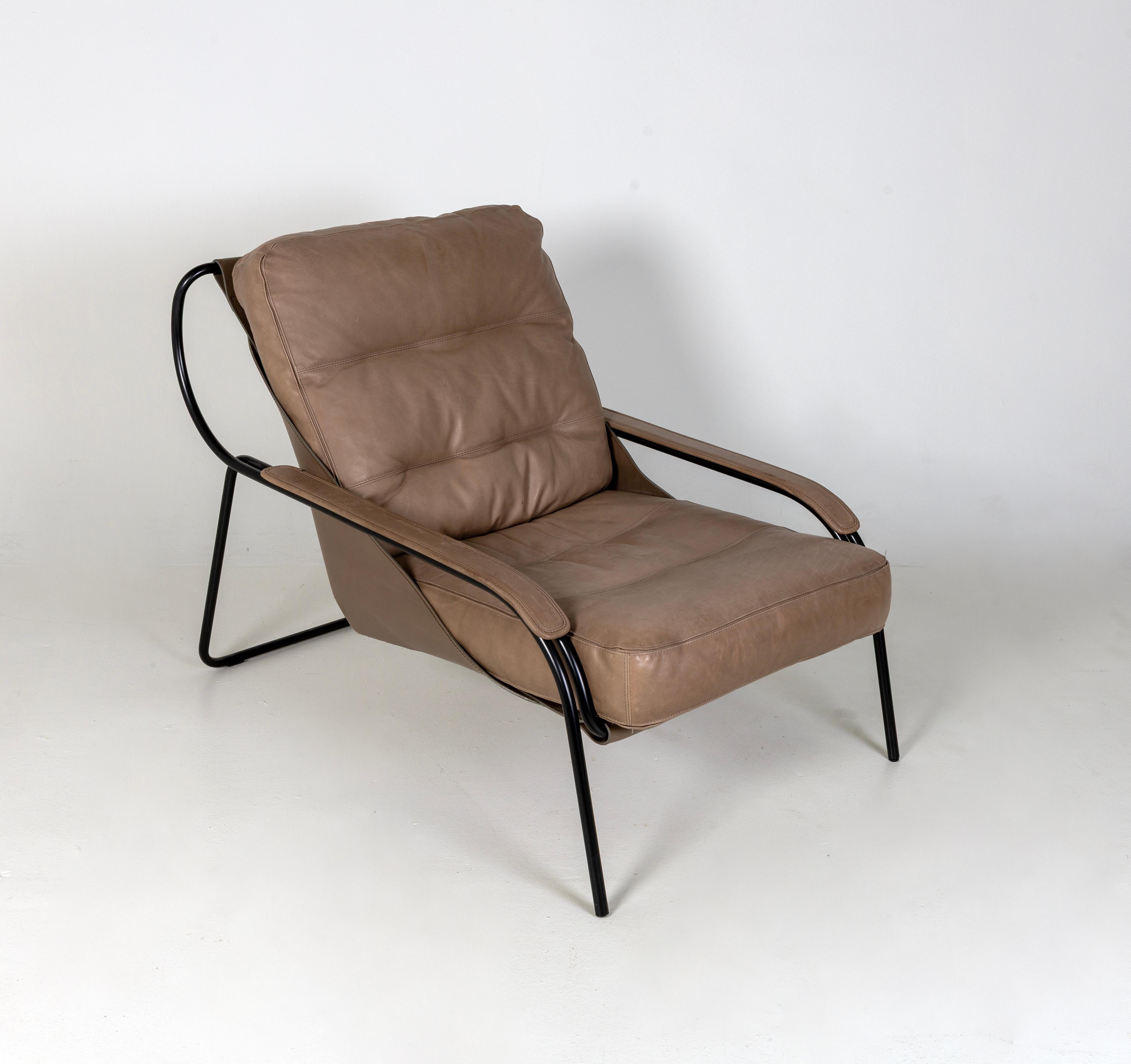 Chaise longue Zanotta Maggiolina en cuir gris et structure en acier par Marco Zanuso en vente 1