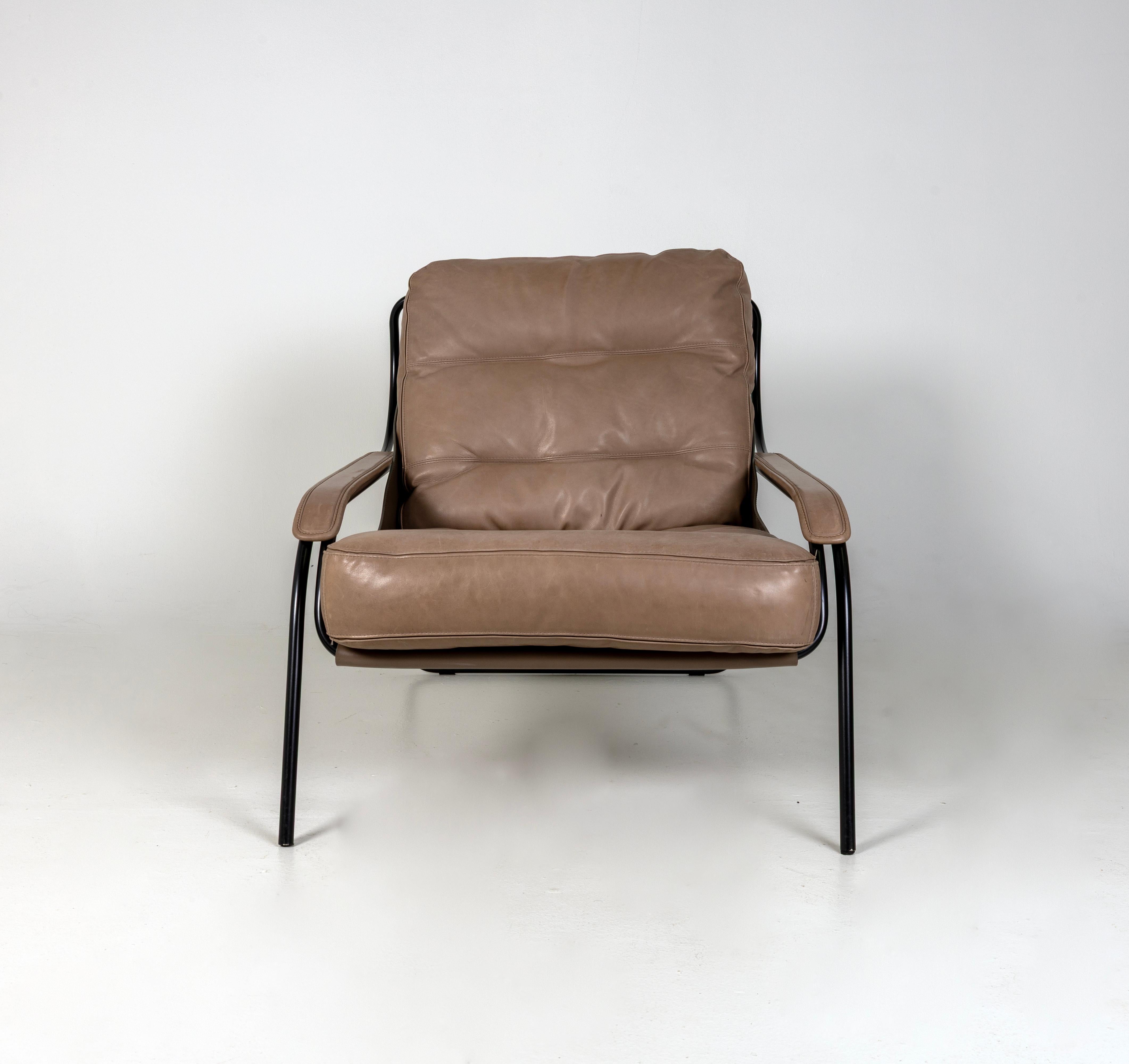 Chaise longue Zanotta Maggiolina en cuir gris et structure en acier par Marco Zanuso en vente 2