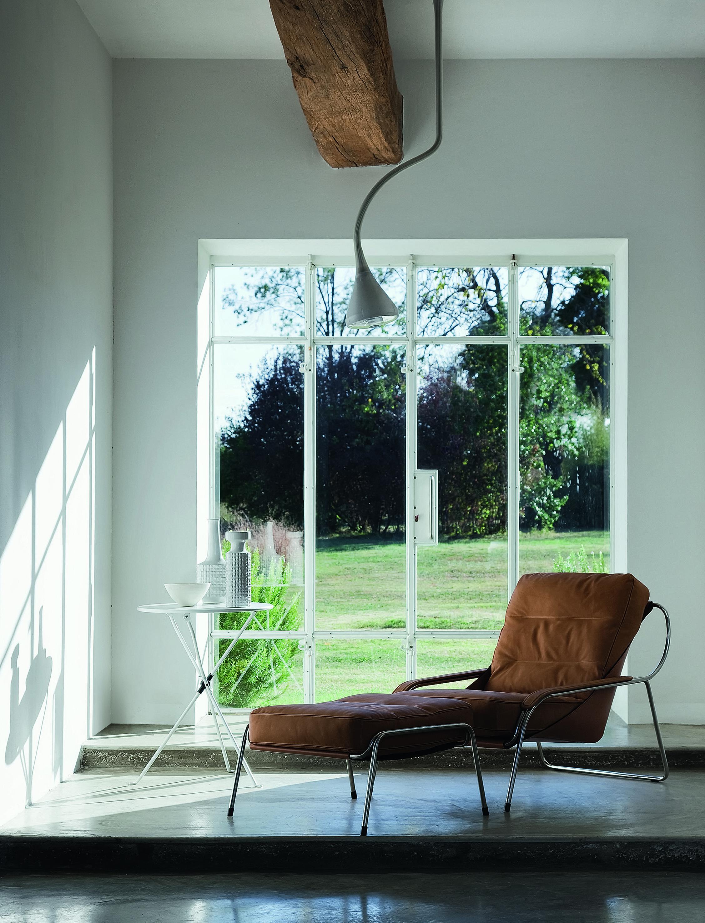 20th Century Zanotta Maggiolina Lounge Chair & Pouf in Dark Brown with Black Steel Frame For Sale