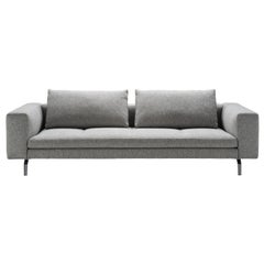 Sofá Zanotta Medium Bruce en tapicería gris con estructura de acero pintado en negro