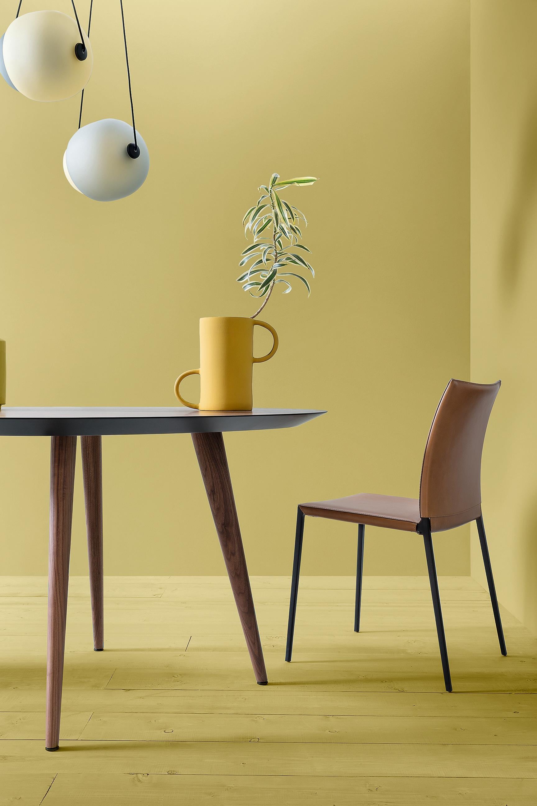 Mesa Zanotta Medium Tweed con tablero y estructura de nogal, de Garcia Cumini Siglo XXI y contemporáneo en venta